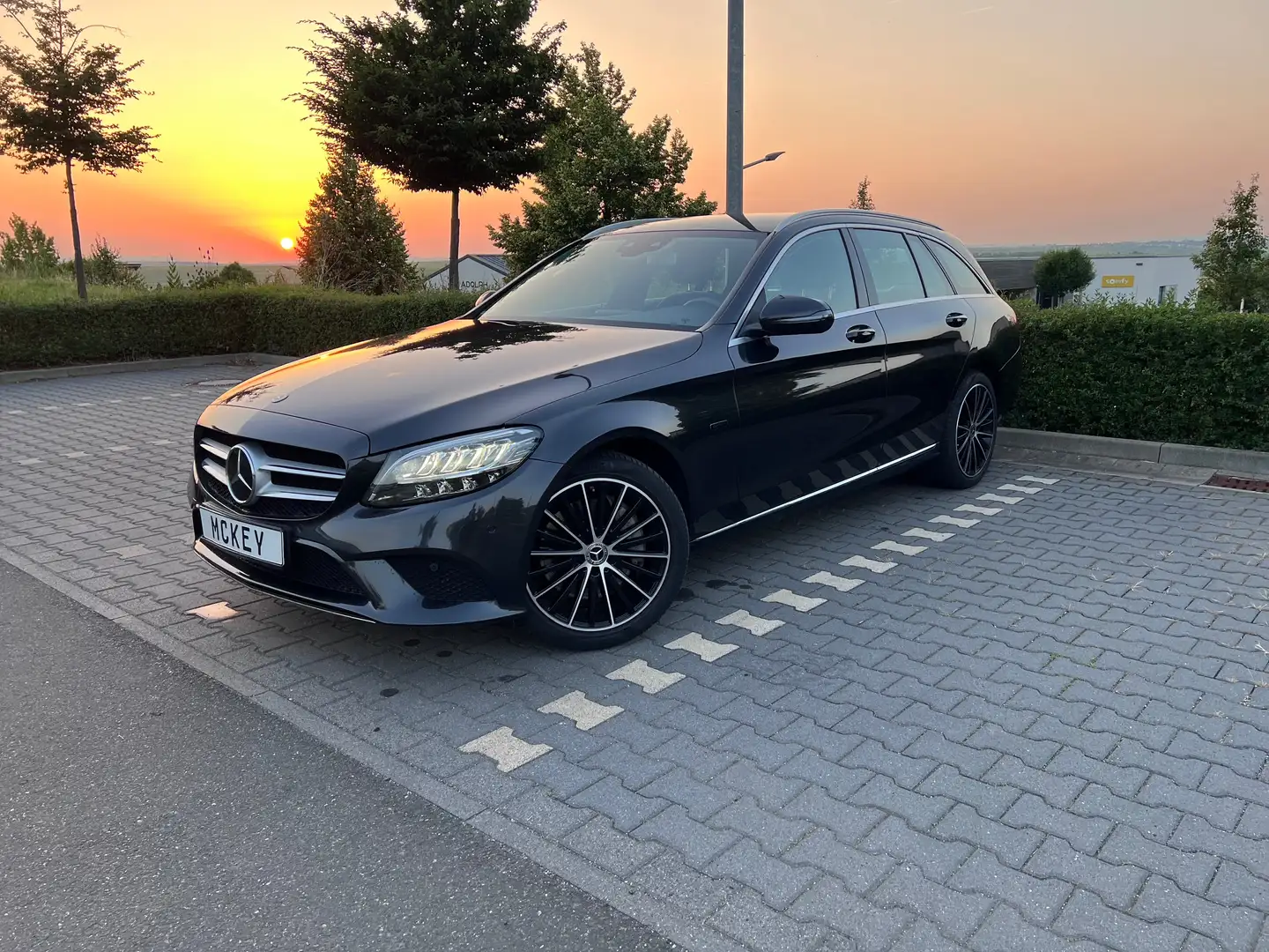 Mercedes-Benz C 300 C300e 1 Hand Avantgarde Inspektion neu Grau - 1