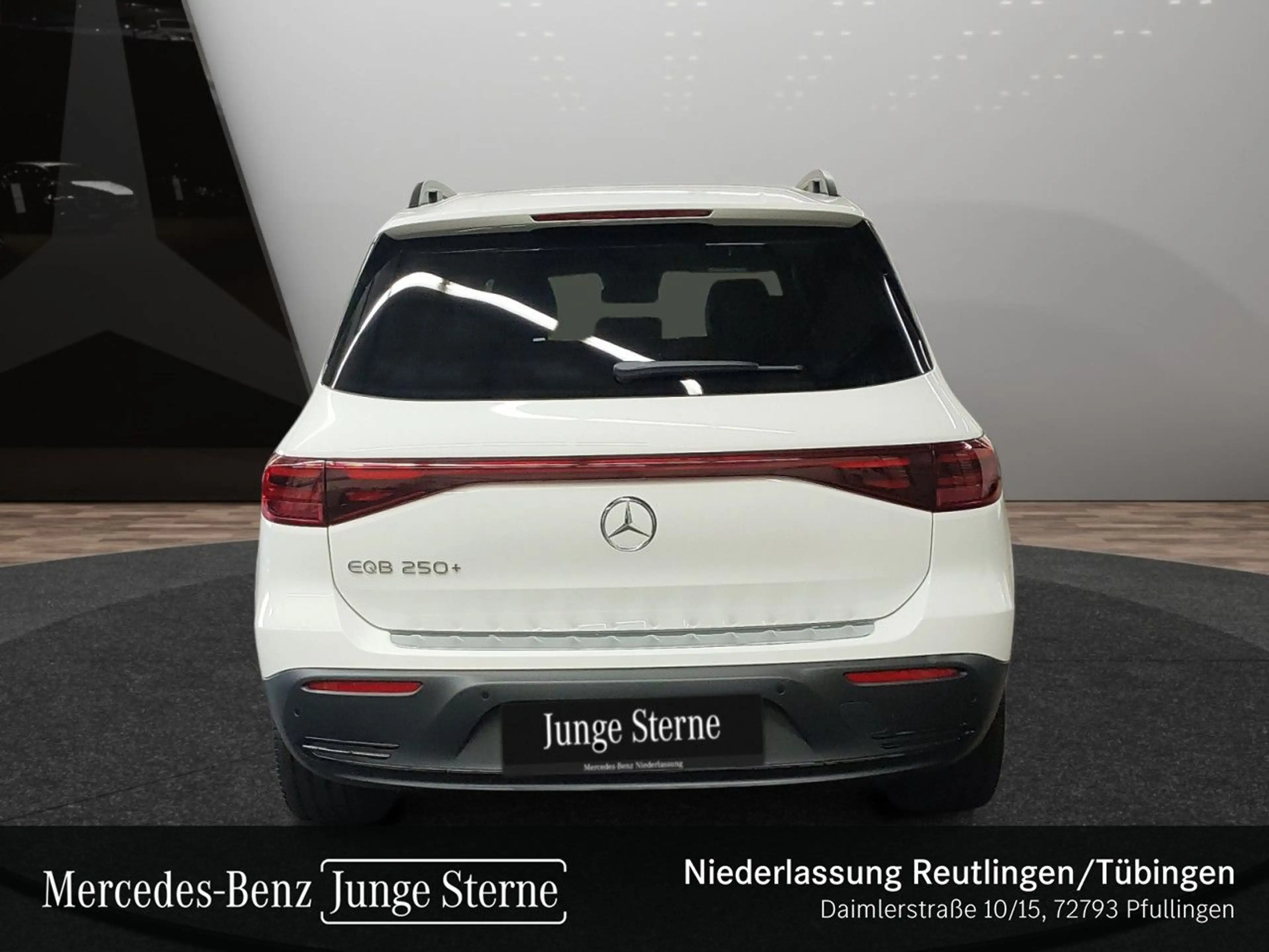 Mercedes-Benz EQB 250 ELECTRICART+NIGHT+PLUS-PAKET+AHK+KAMERA — photo 9