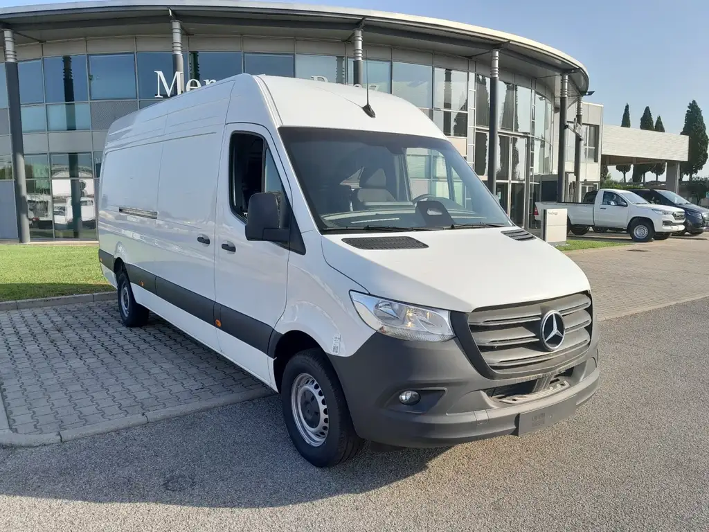 Mercedes-Benz Sprinter 2026 из Европы — купить под ключ