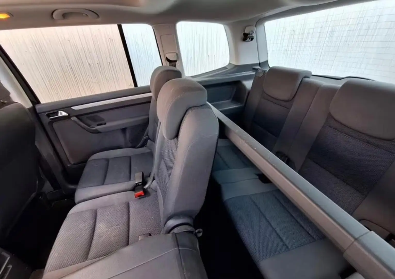 Volkswagen Touran 1.6L - 2