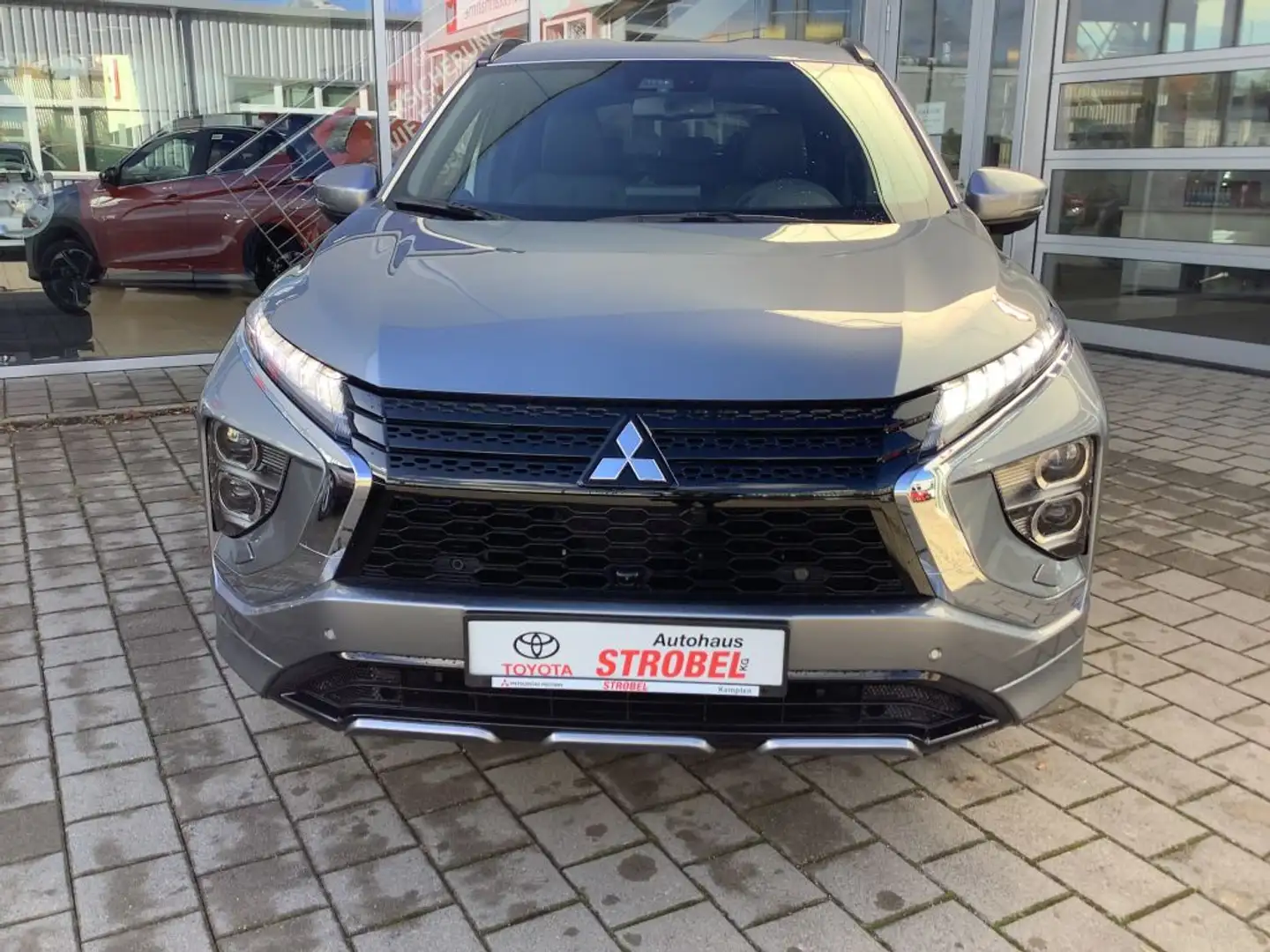 Mitsubishi Eclipse Cross Plug-In Hybrid 4WD Plus Select-Paket Grau - 2