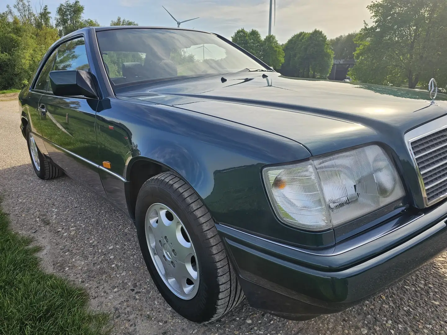 Mercedes-Benz E 200 W124 coupe Sportline Elegance 134.000 km 1995 zelena - 2