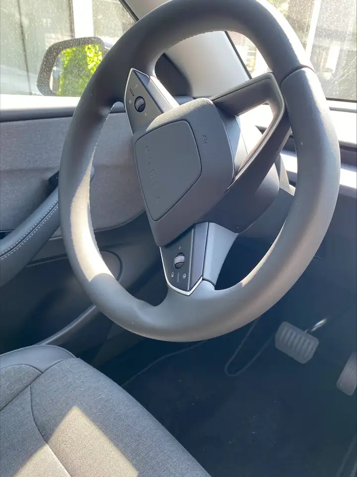 Tesla Model Y 2026