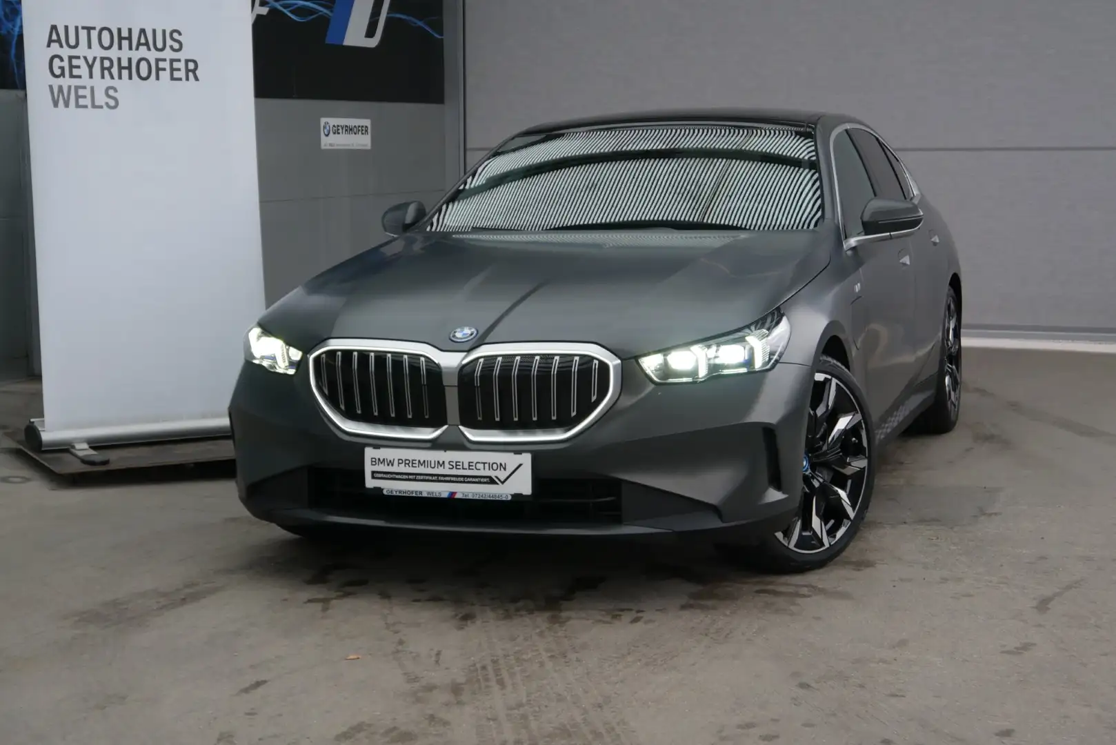 BMW 550 e xDrive Gris - 2
