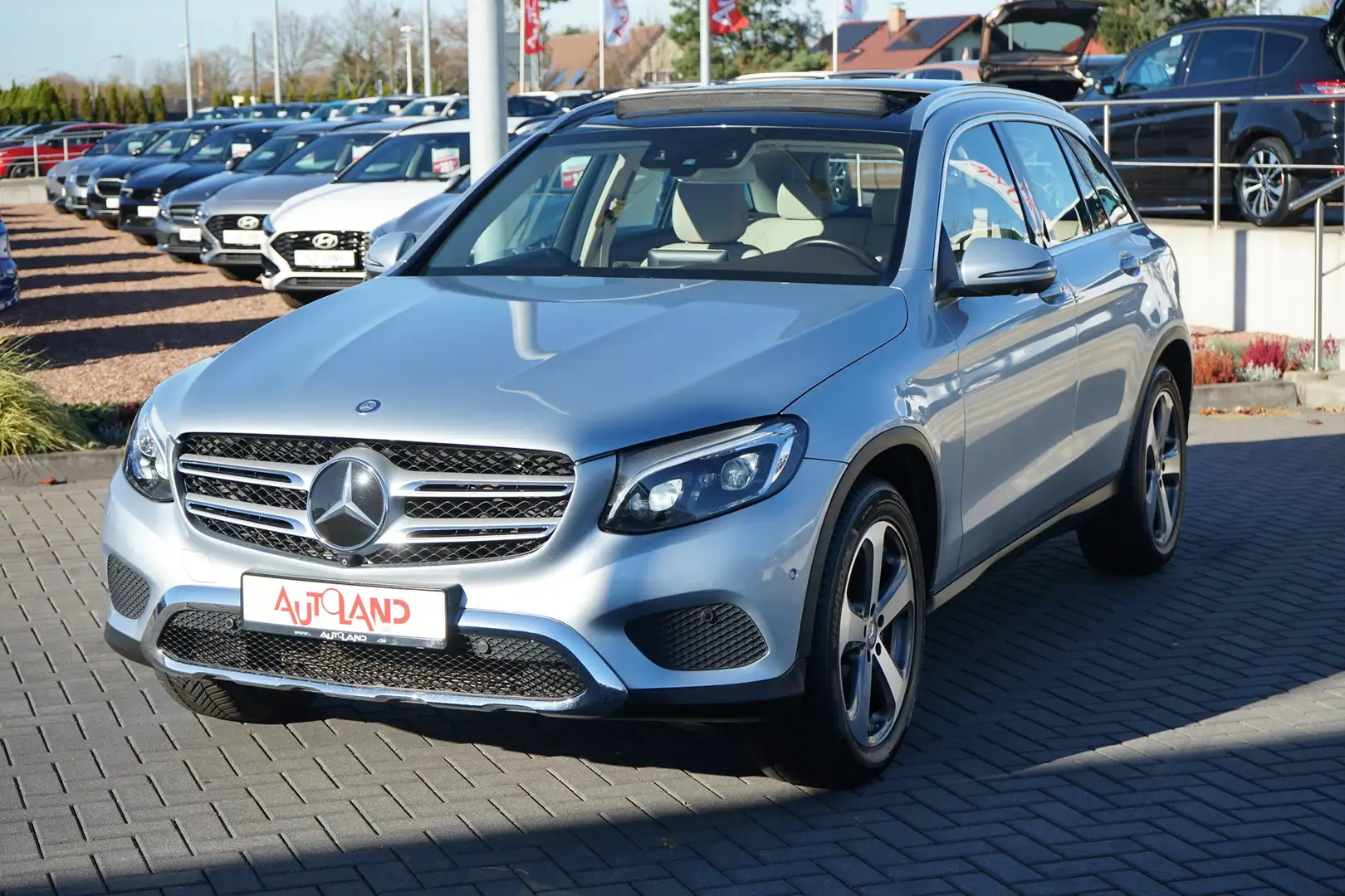 Mercedes-Benz GLC 250 4Matic Aut. LED Navi Panorama Totwinkel Argent - 2