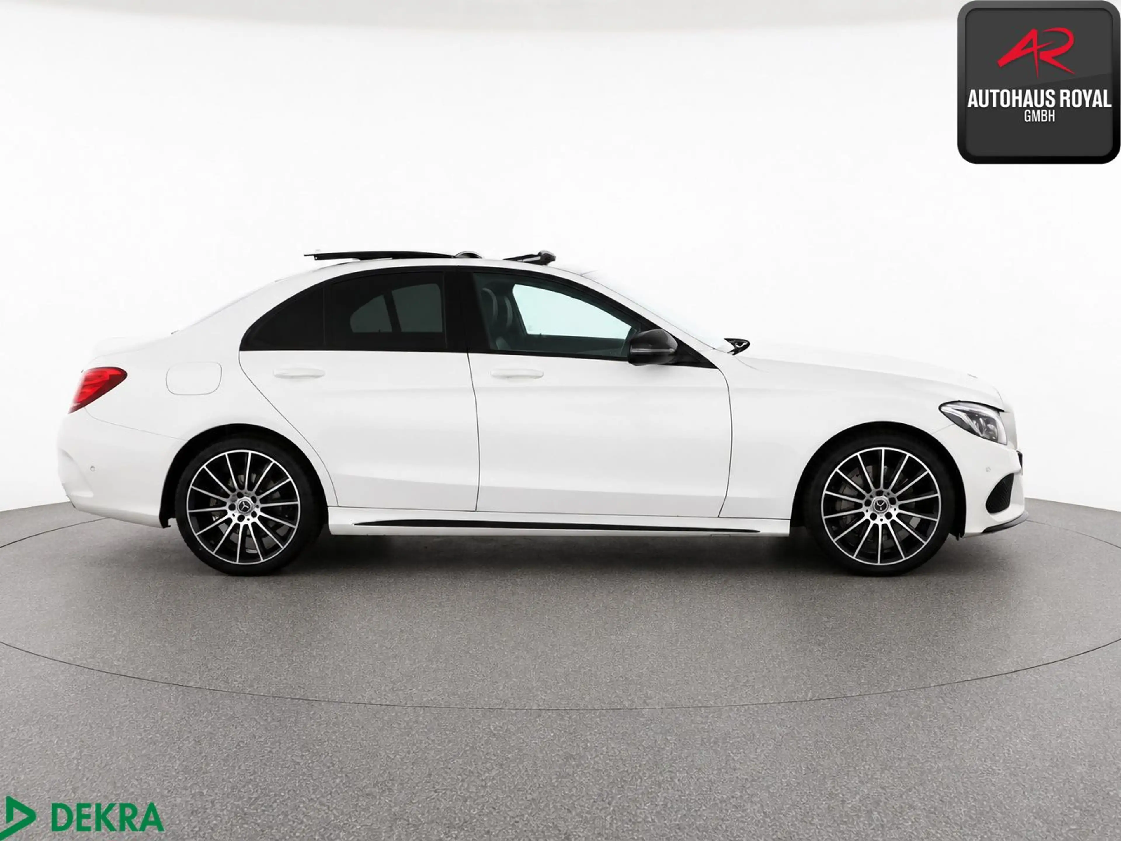 Mercedes-Benz C 400 4M AMG LINE PANO,DISTRONIC,COMAND,KAMERA — photo 6