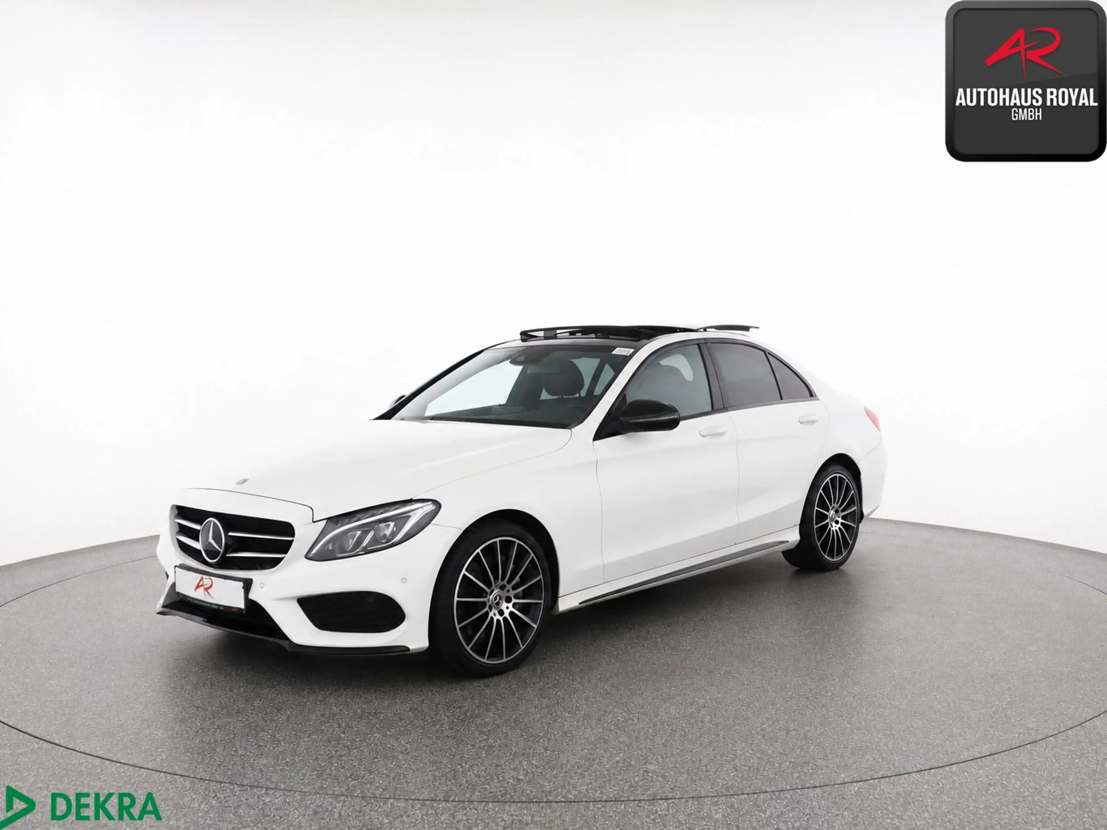 Mercedes-Benz C 400 4M AMG LINE PANO,DISTRONIC,COMAND,KAMERA