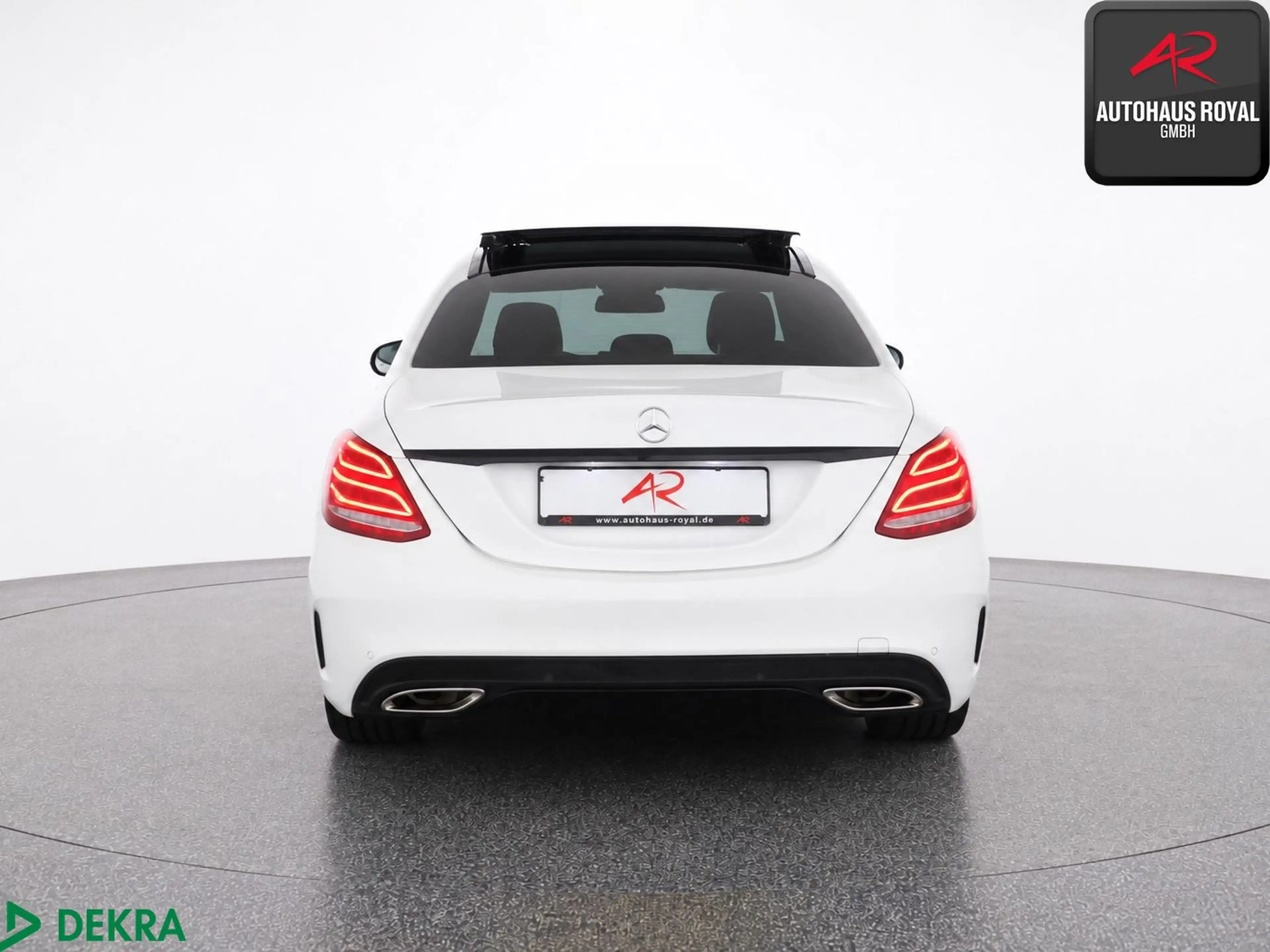Mercedes-Benz C 400 4M AMG LINE PANO,DISTRONIC,COMAND,KAMERA — photo 4