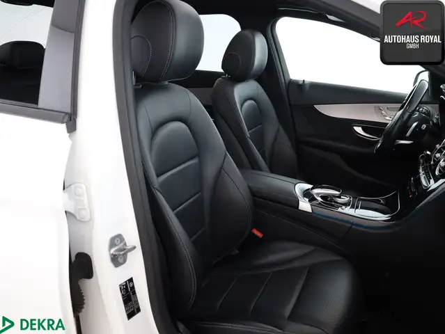 Mercedes-Benz C-Class view 11