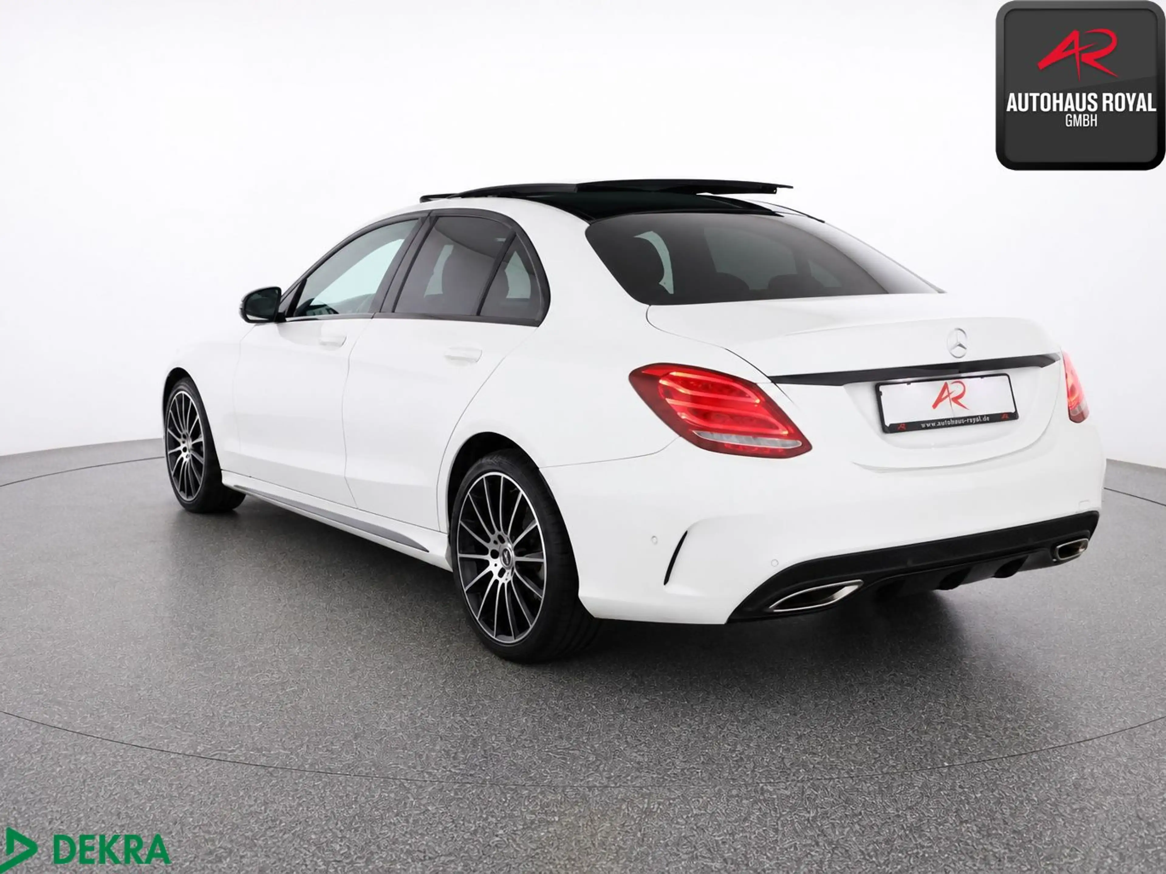 Mercedes-Benz C 400 4M AMG LINE PANO,DISTRONIC,COMAND,KAMERA — photo 3