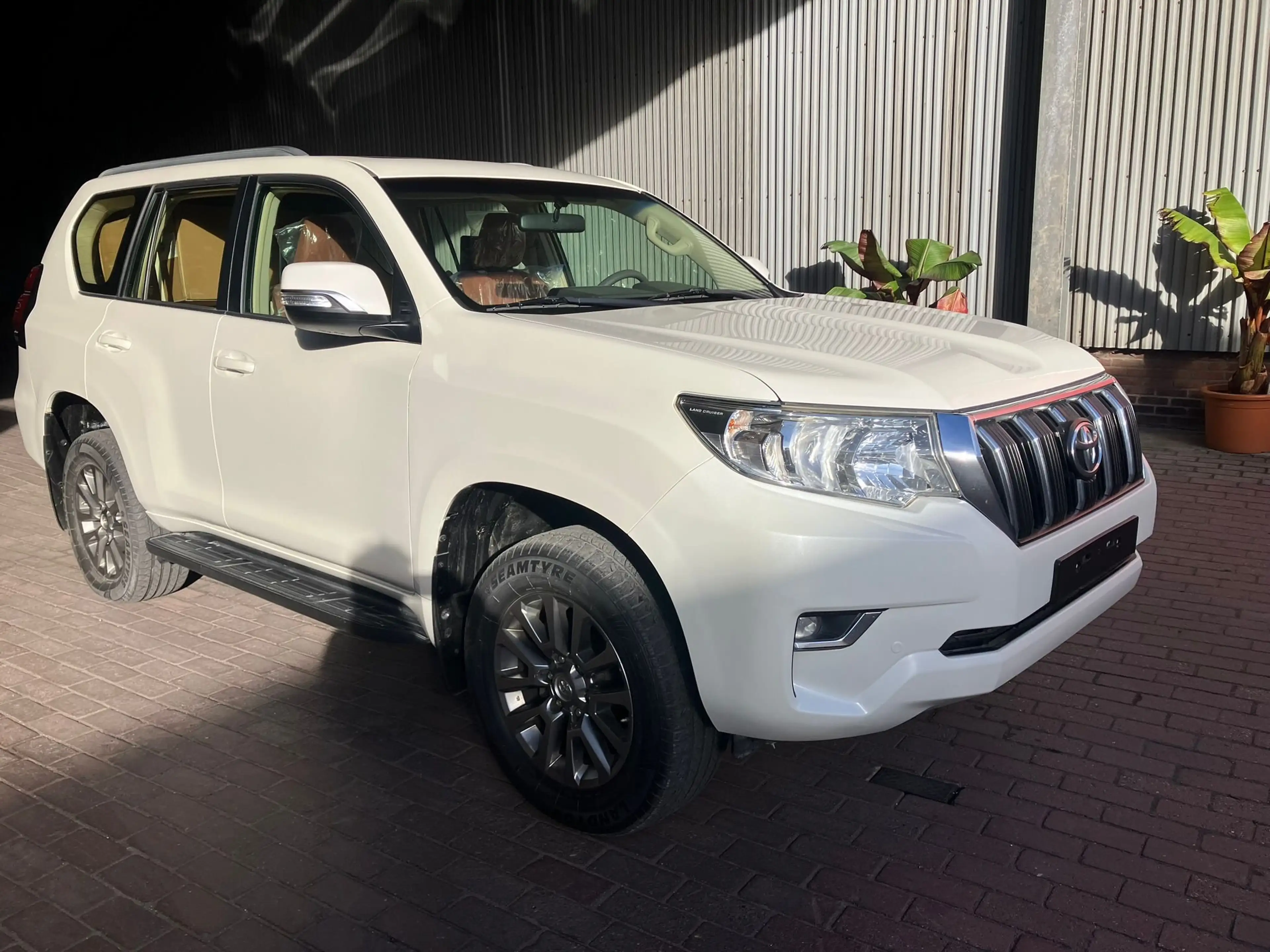 Toyota Land Cruiser Prado V6 4.0L | FULL OPTION