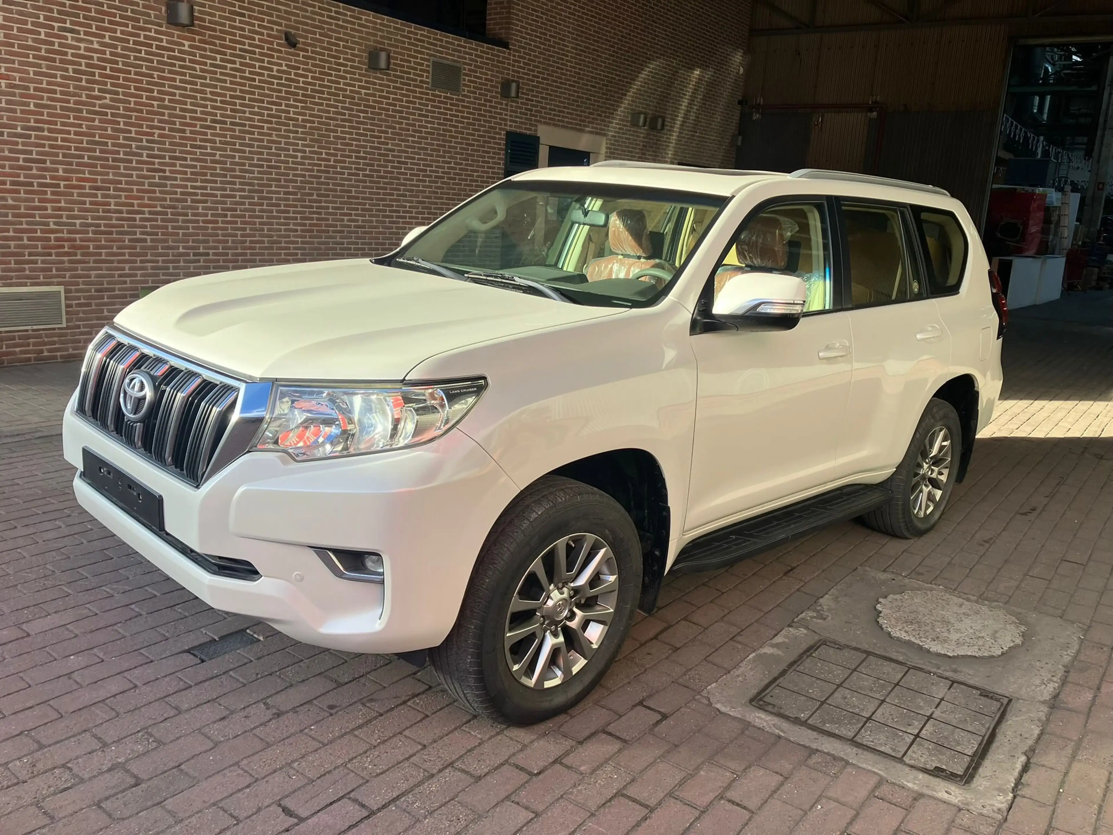Toyota Land Cruiser Prado V6 4.0L | FULL OPTION — photo 3