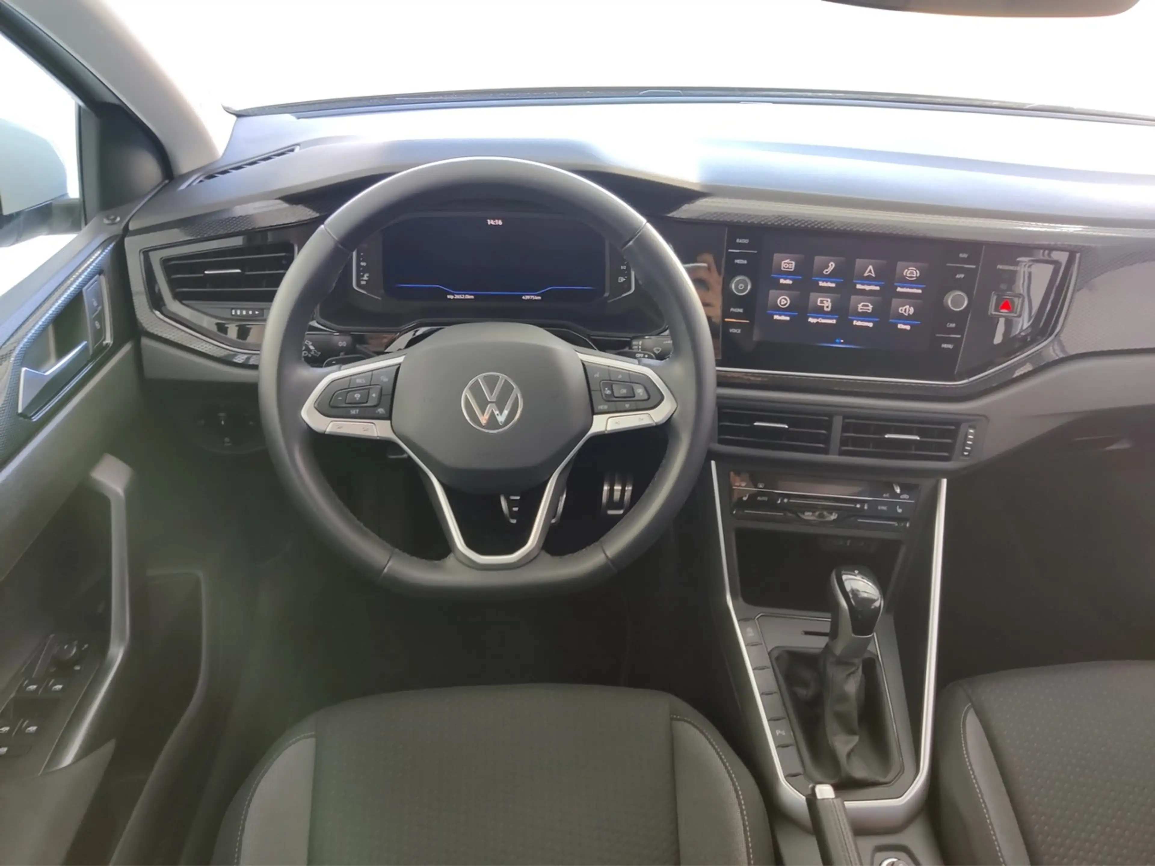 Volkswagen Polo 1.0 TSI DSG Life, ACC, LED, DAB, APP — photo 7