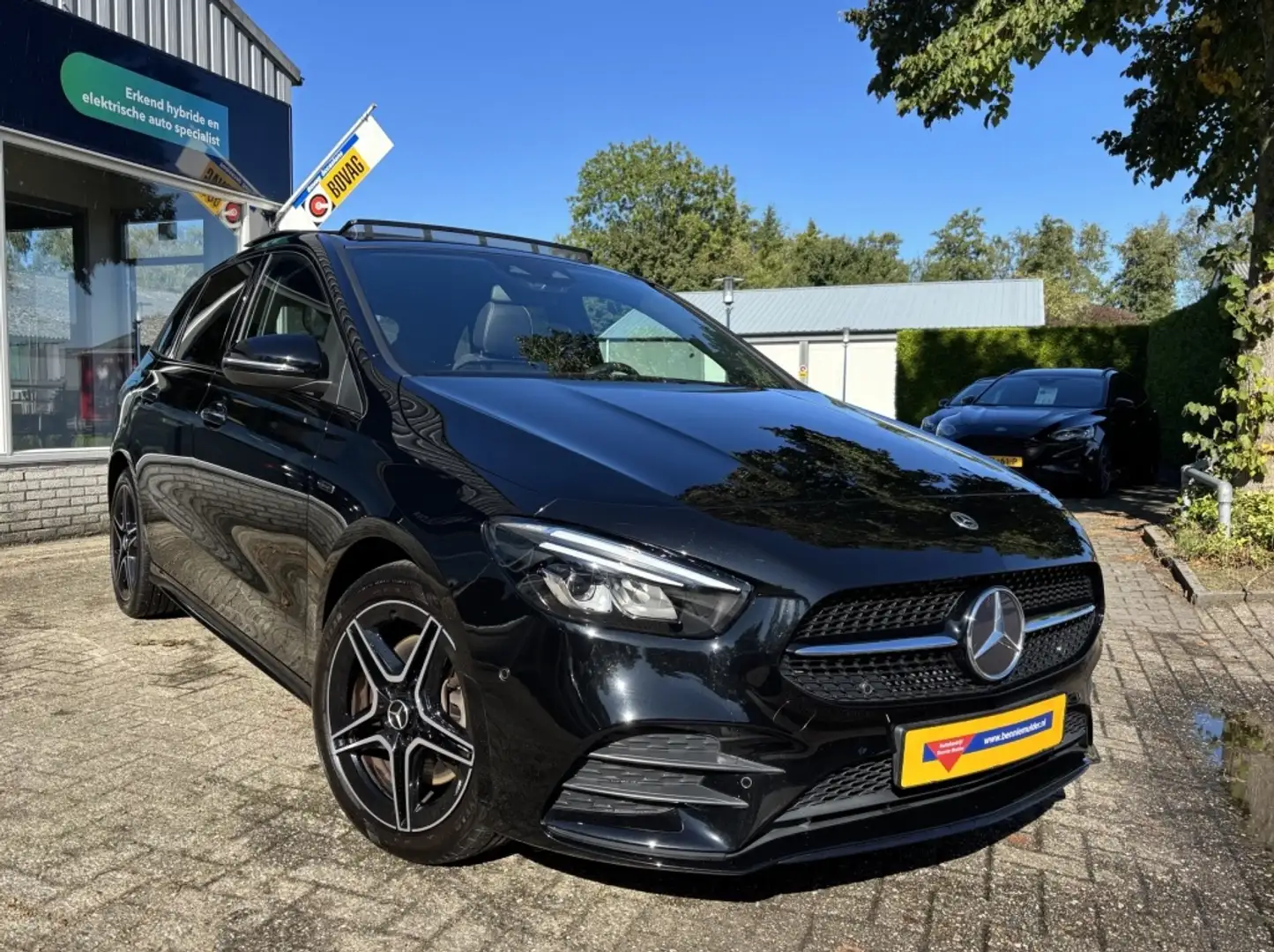 Mercedes-Benz B 250 250e AMG PAKKET / WIDESCREEN / LED / SCHUIFDAK Negro - 2