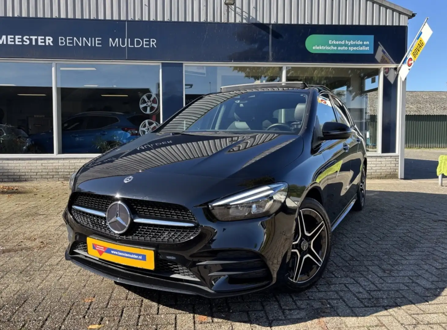 Mercedes-Benz B 250 250e AMG PAKKET / WIDESCREEN / LED / SCHUIFDAK Negro - 1