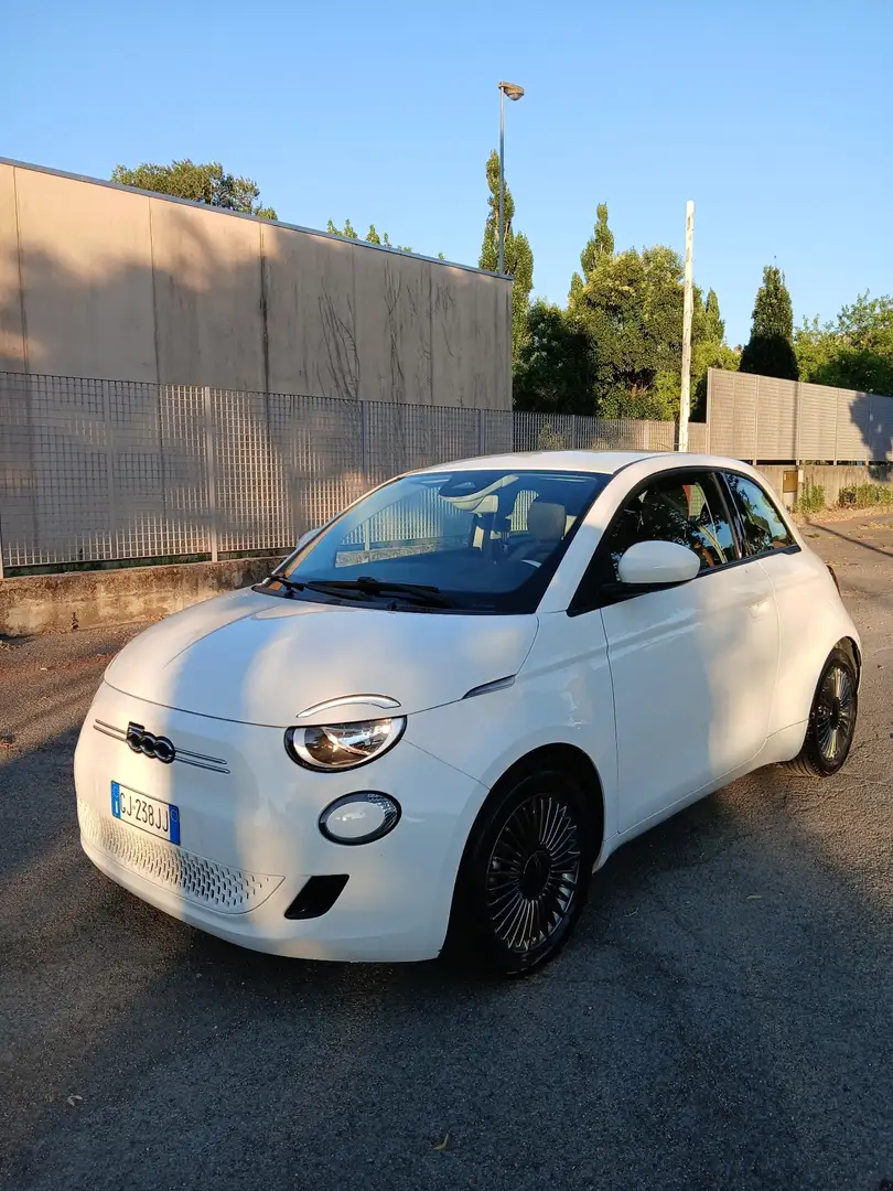 Fiat 500e 42 kWh Icon + - 1