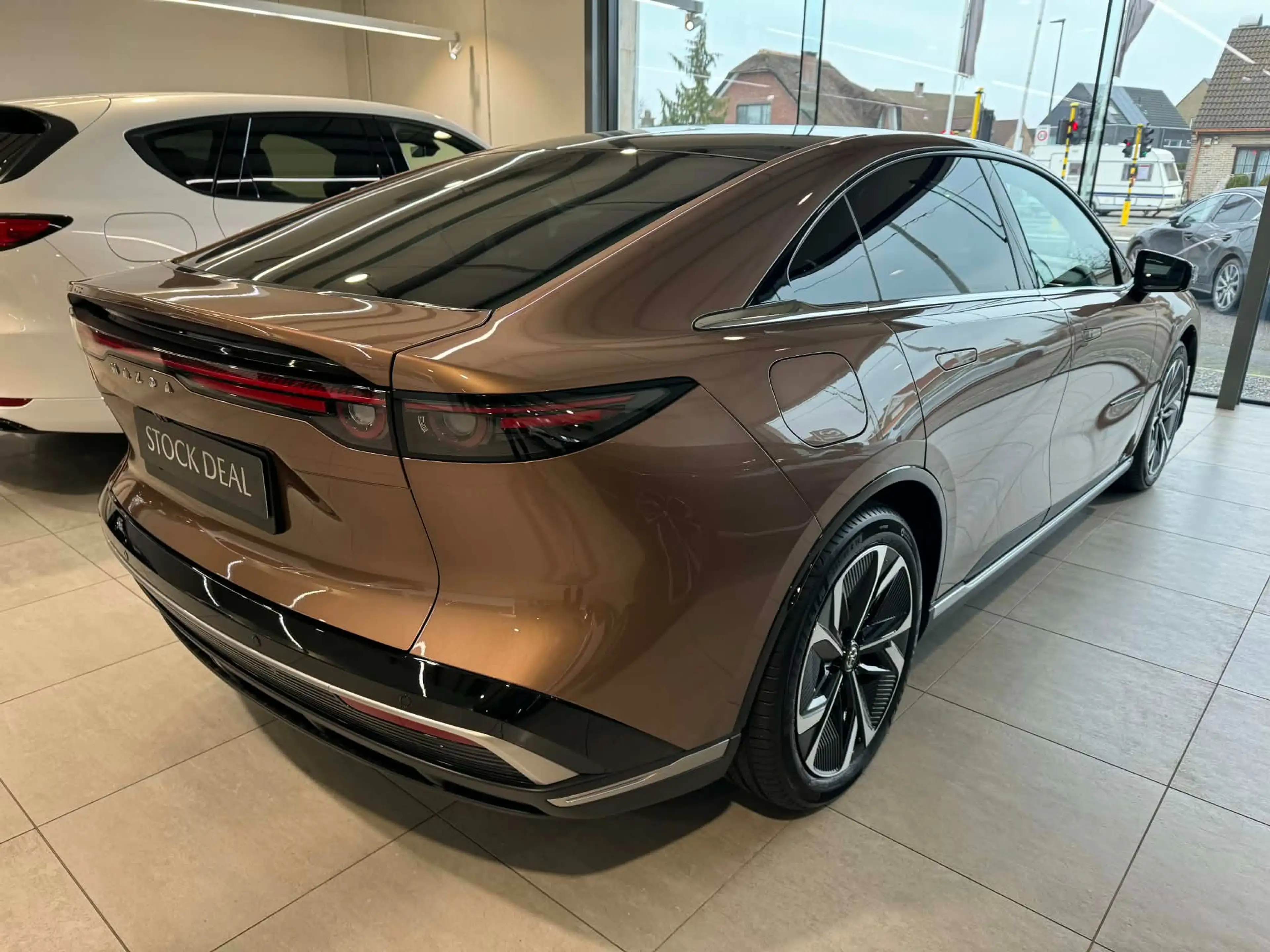 Mazda 6e 6e 68.8 kWh Takumi — photo 3
