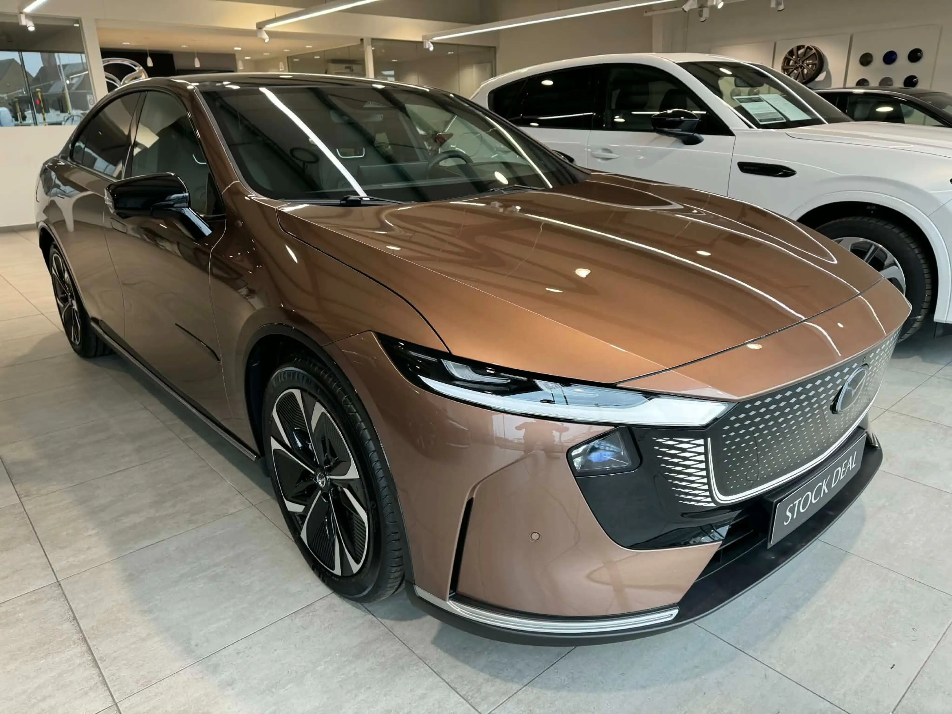 Mazda 6e 6e 68.8 kWh Takumi — photo 5