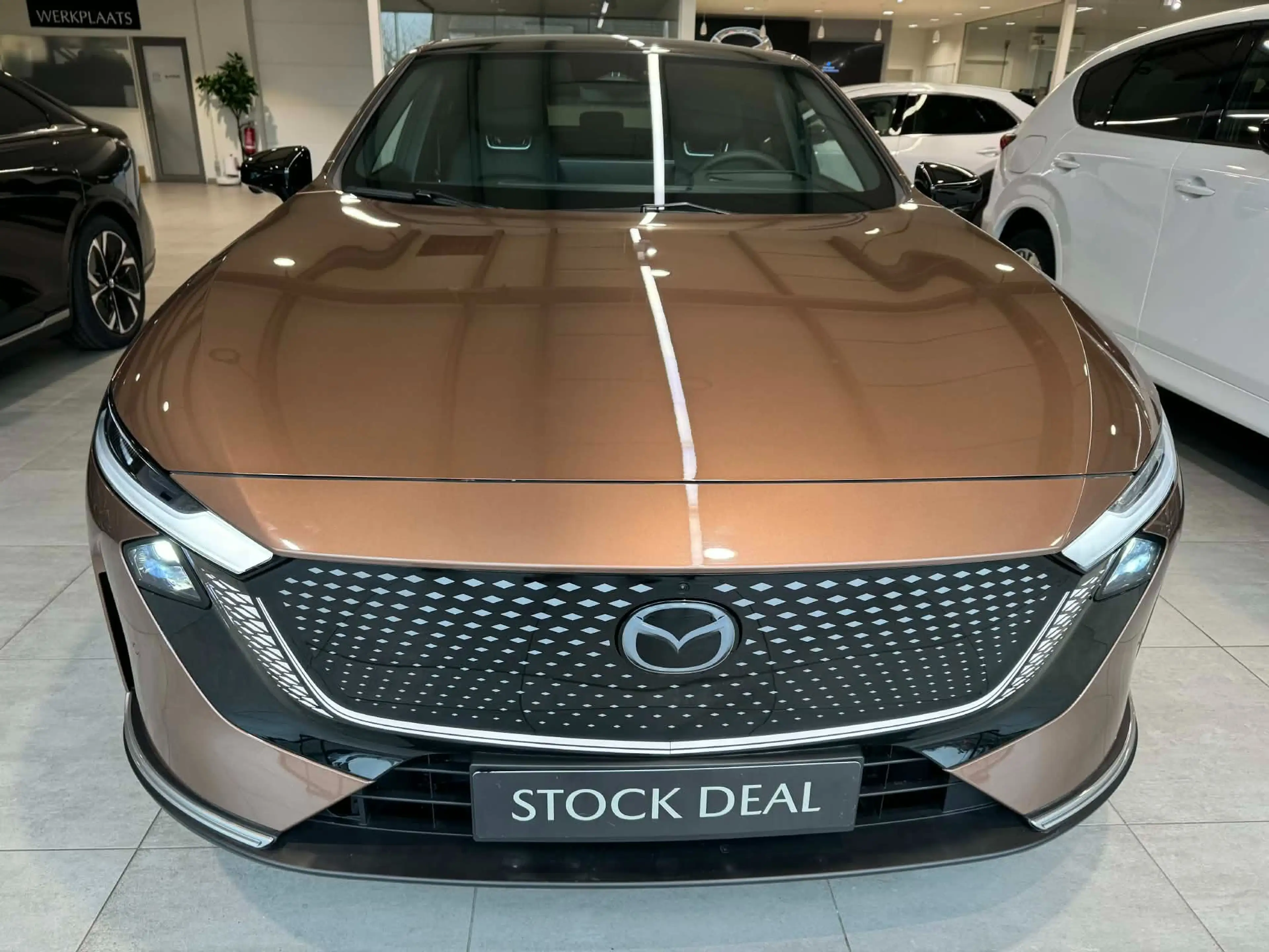 Mazda 6e 6e 68.8 kWh Takumi — photo 11