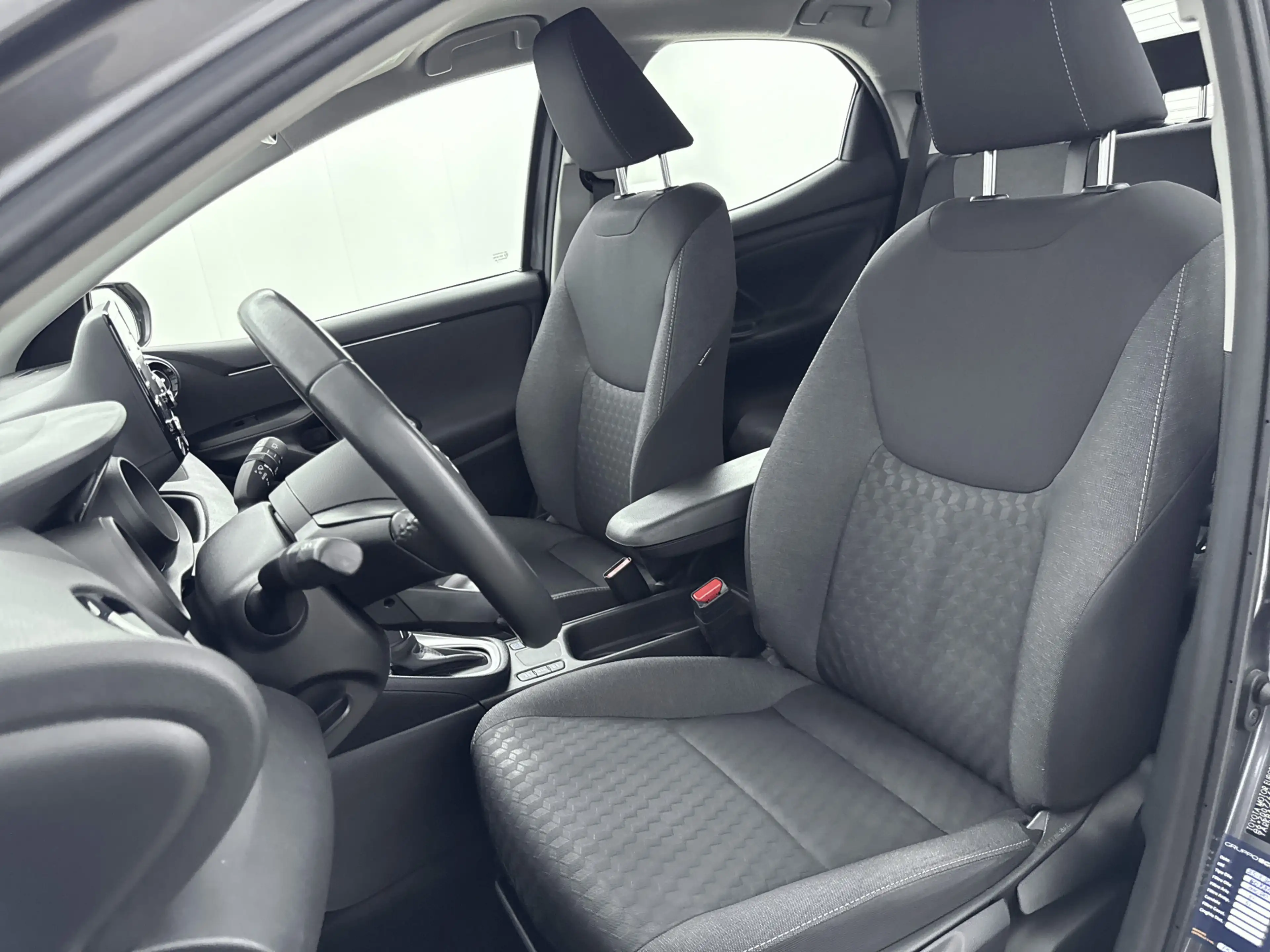 Toyota Yaris 1.5 Hybrid 115 First Edition | Cruise Control Adap — photo 15