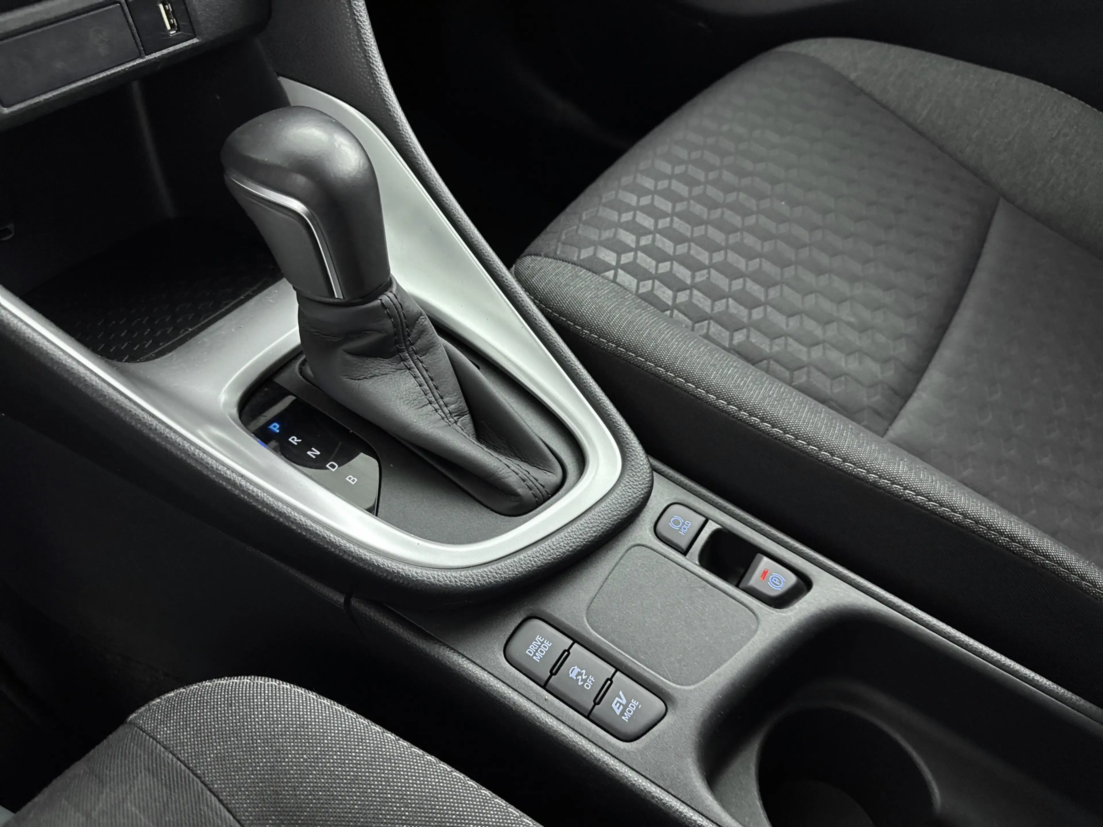 Toyota Yaris 1.5 Hybrid 115 First Edition | Cruise Control Adap — photo 10