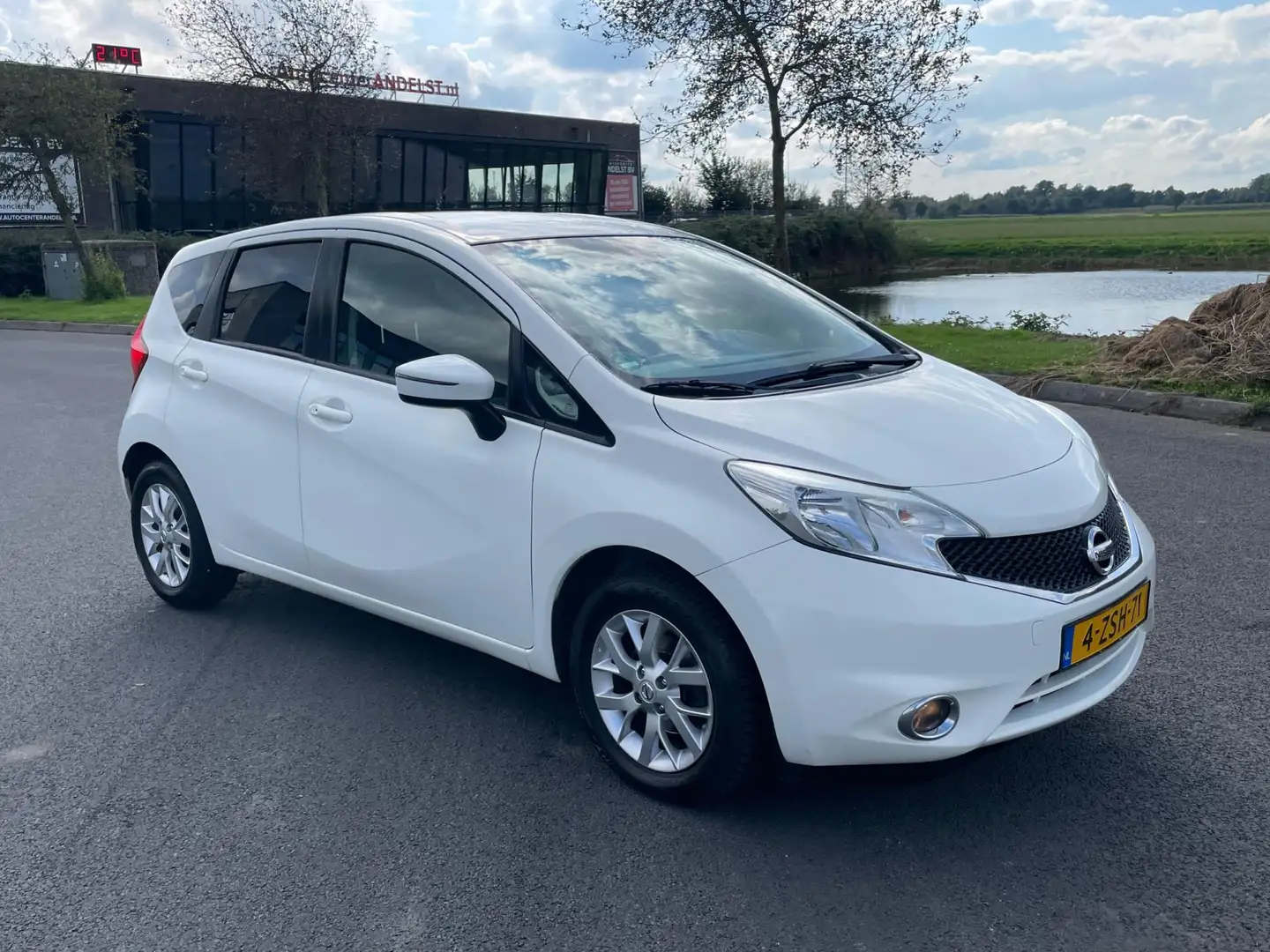 Nissan Note 1.2 Connect Edition, Cruise, Navi, Pdc, 1e eig afk Wit - 2