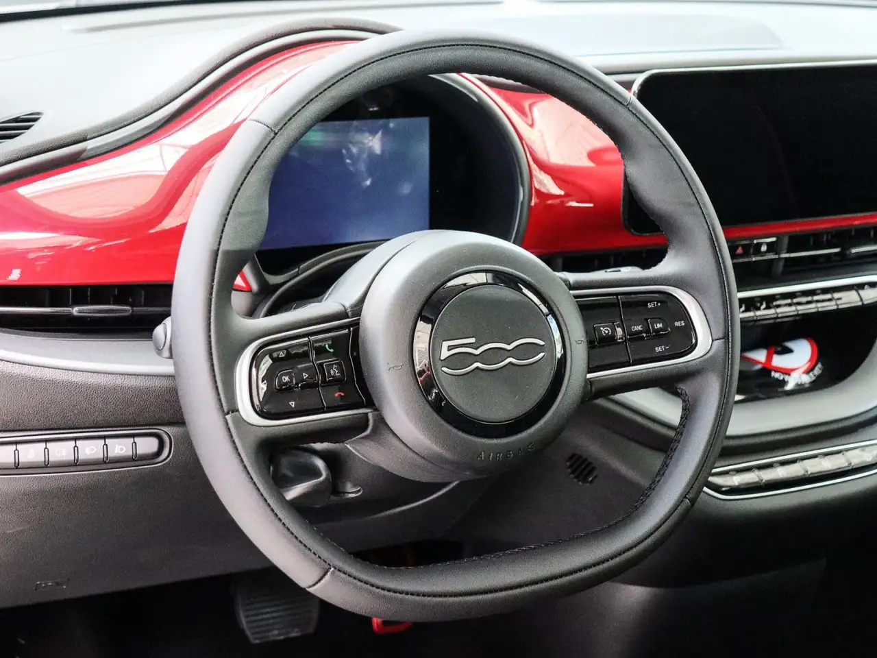 Fiat 500e Red 42 kWh 8