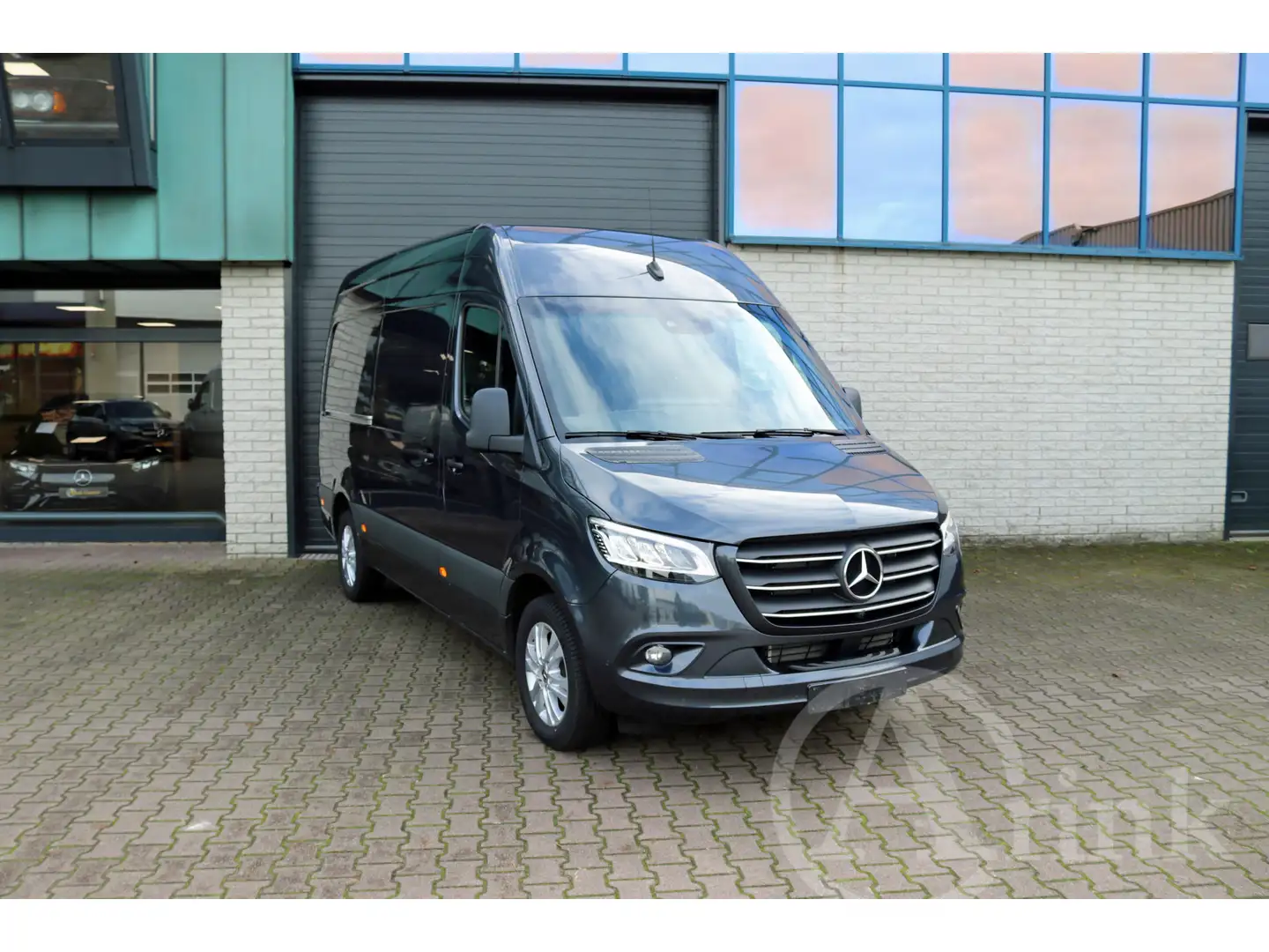 Mercedes-Benz Sprinter 319 CDI L2H2 BPM vrij 360° ALARM KL3 DISTRONIC MBU Grijs - 1