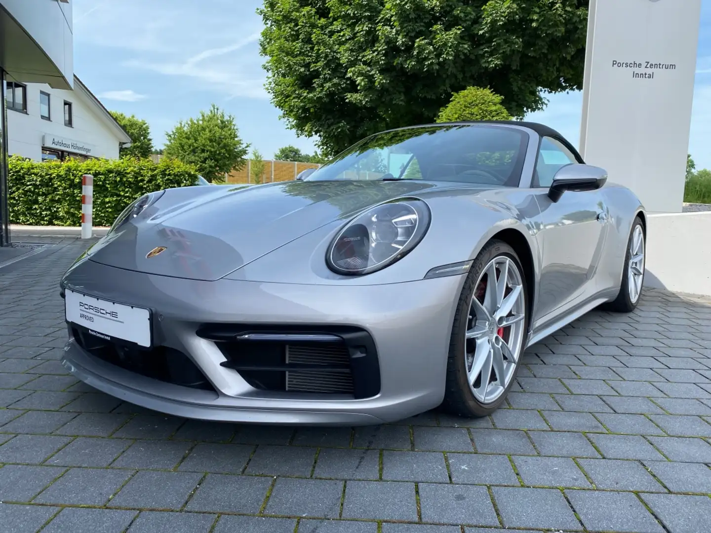 Porsche 992 (911) Carrera S Cabrio | SportDesign Paket | Stříbrná - 2