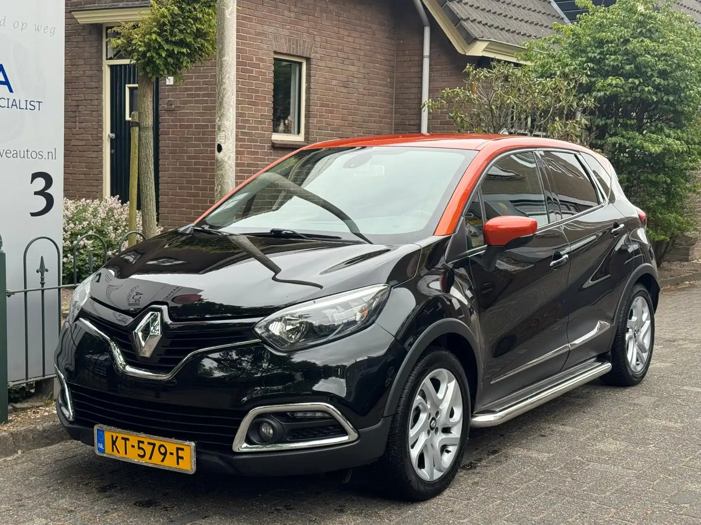 Renault Captur 1.2 TCe Dynamique Airco/Parkeersensoren/Lichtmetal Zwart - 2