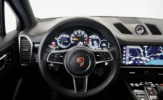 Porsche Cayenne view 14