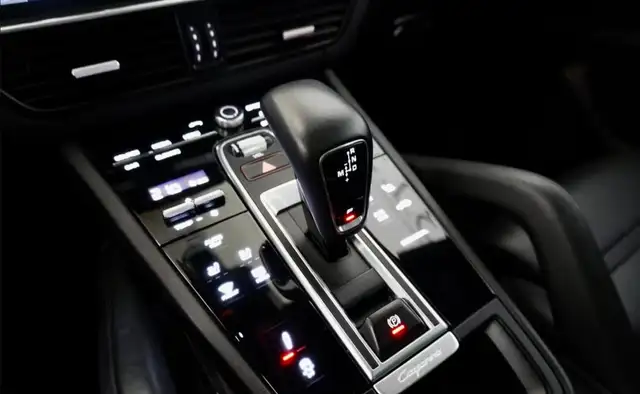 Porsche Cayenne view 15