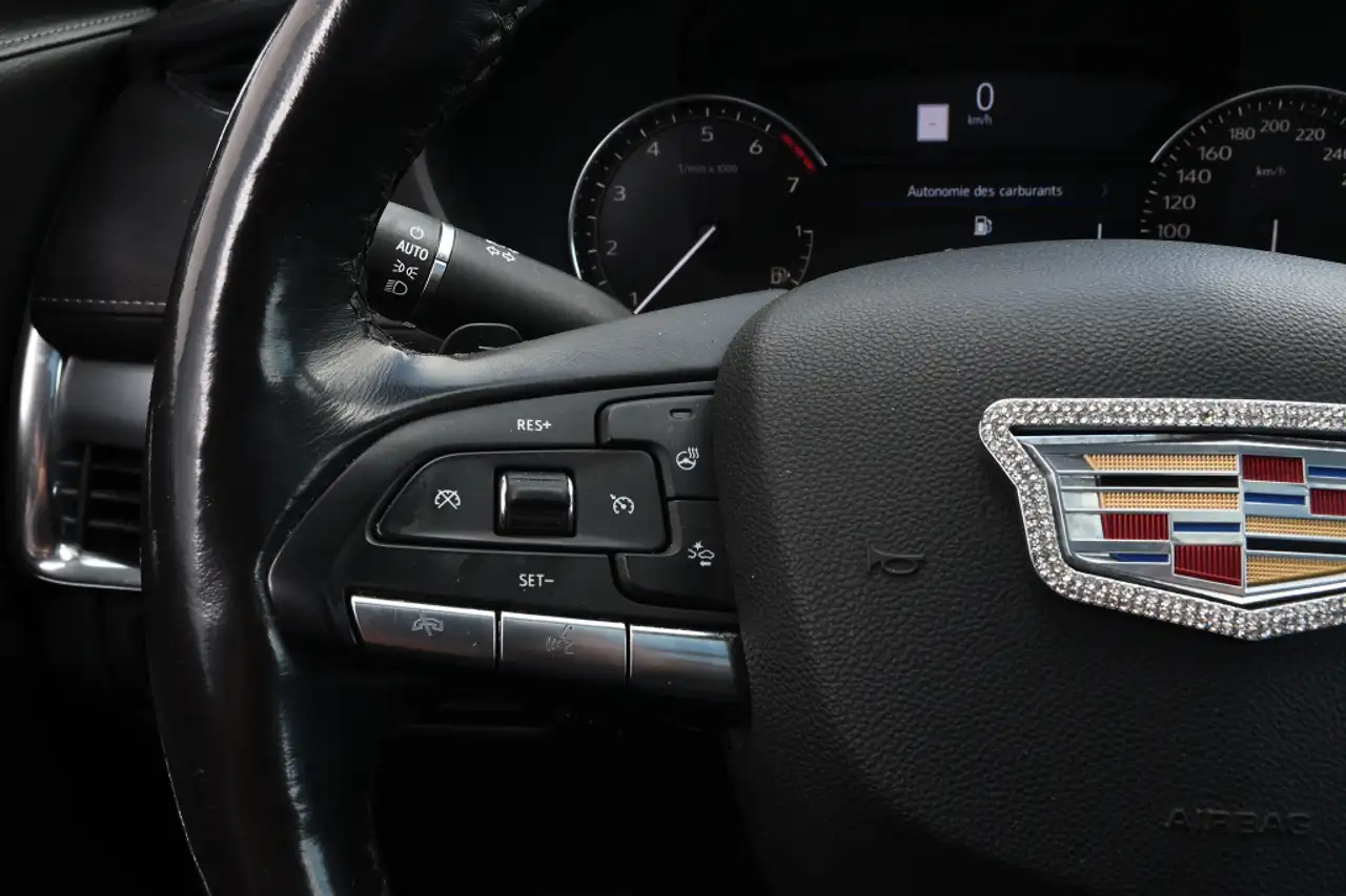 Cadillac XT4 снимка Cadillac XT4