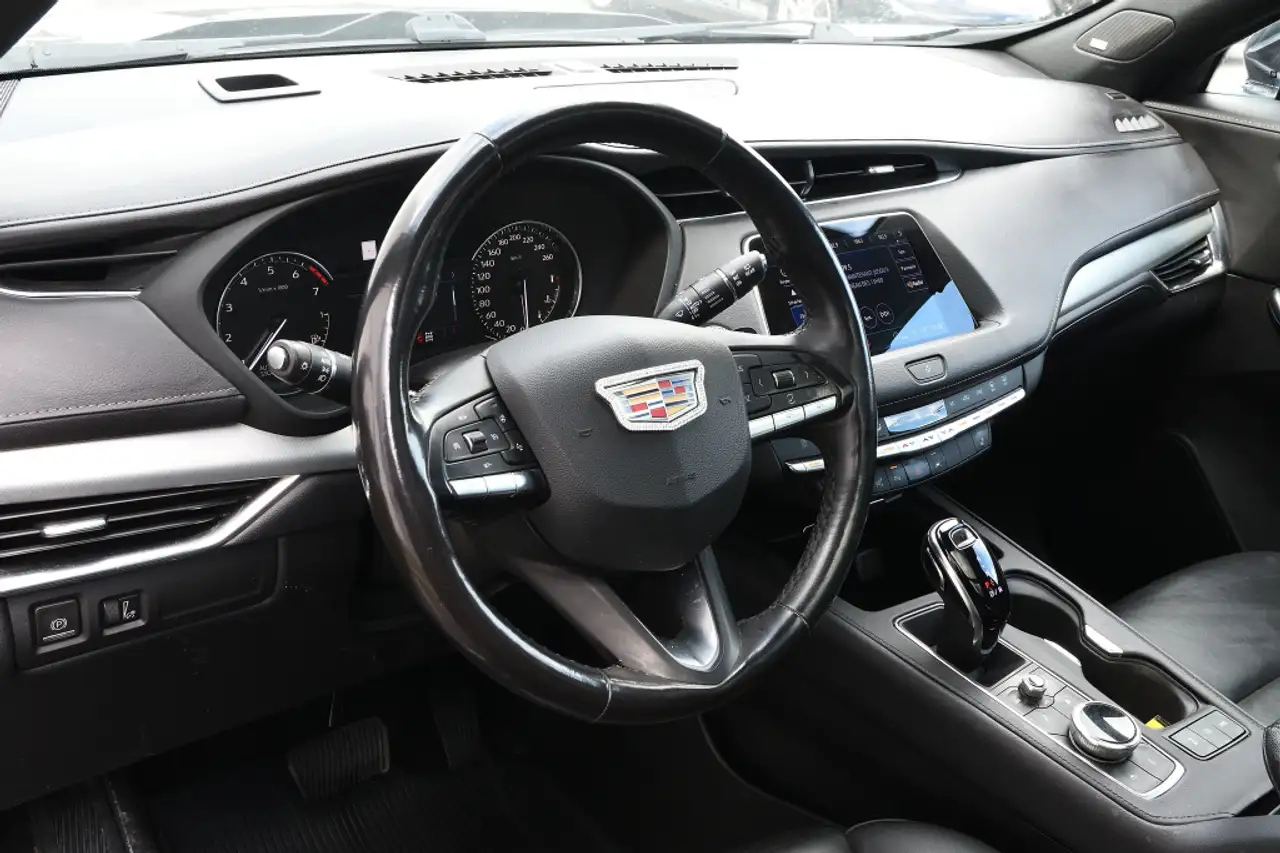 Cadillac XT4 снимка Cadillac XT4