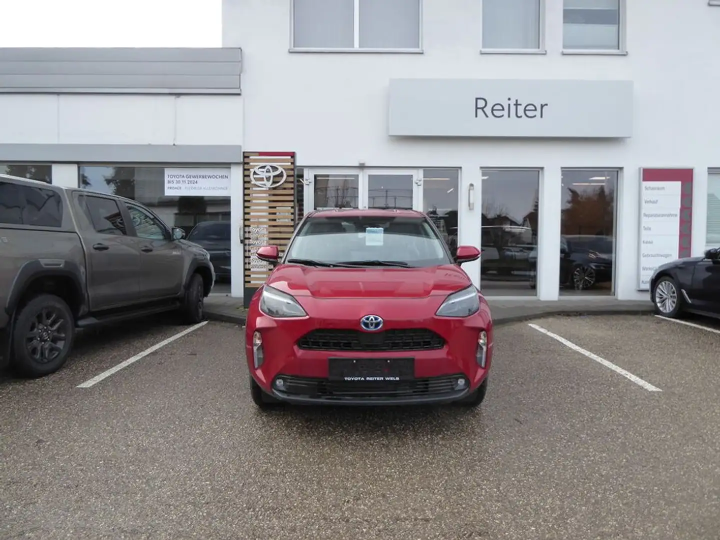 Toyota Yaris Cross Hybrid 3U5 City Aut. *AKTION* Rot - 1