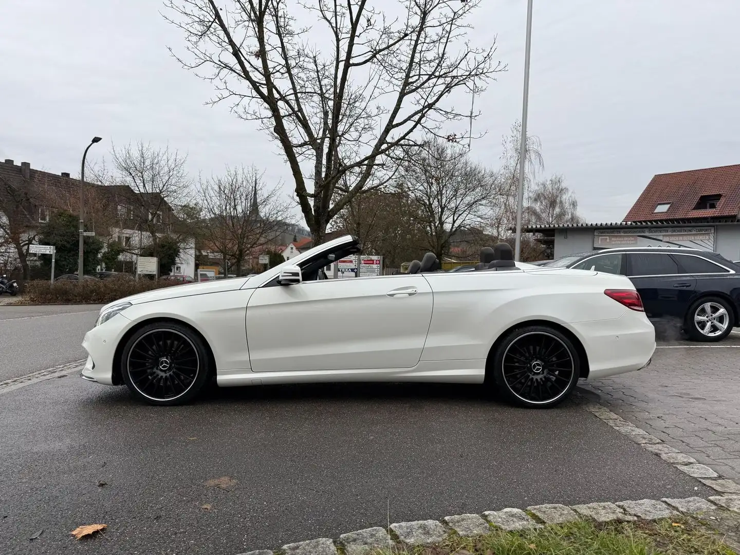 Mercedes-Benz E 400 AMG / Navi / LED Weiß - 2