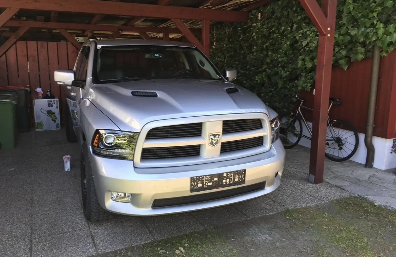 Dodge RAM Sport Silber - 1