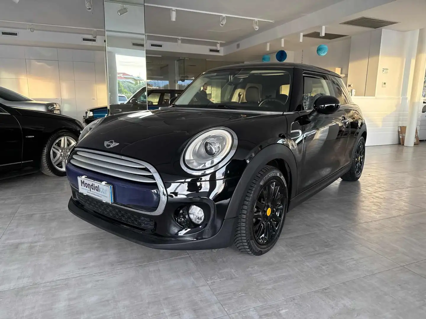MINI Cooper D 1.5 Cooper D km 39000 Nero - 1
