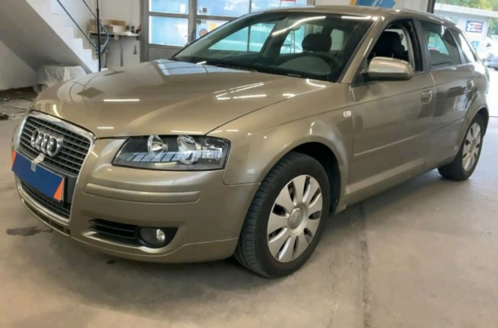 Audi A3 1.6 Attraction 2 Hand Klima Preis inkl Neu Tüv Beige - 1