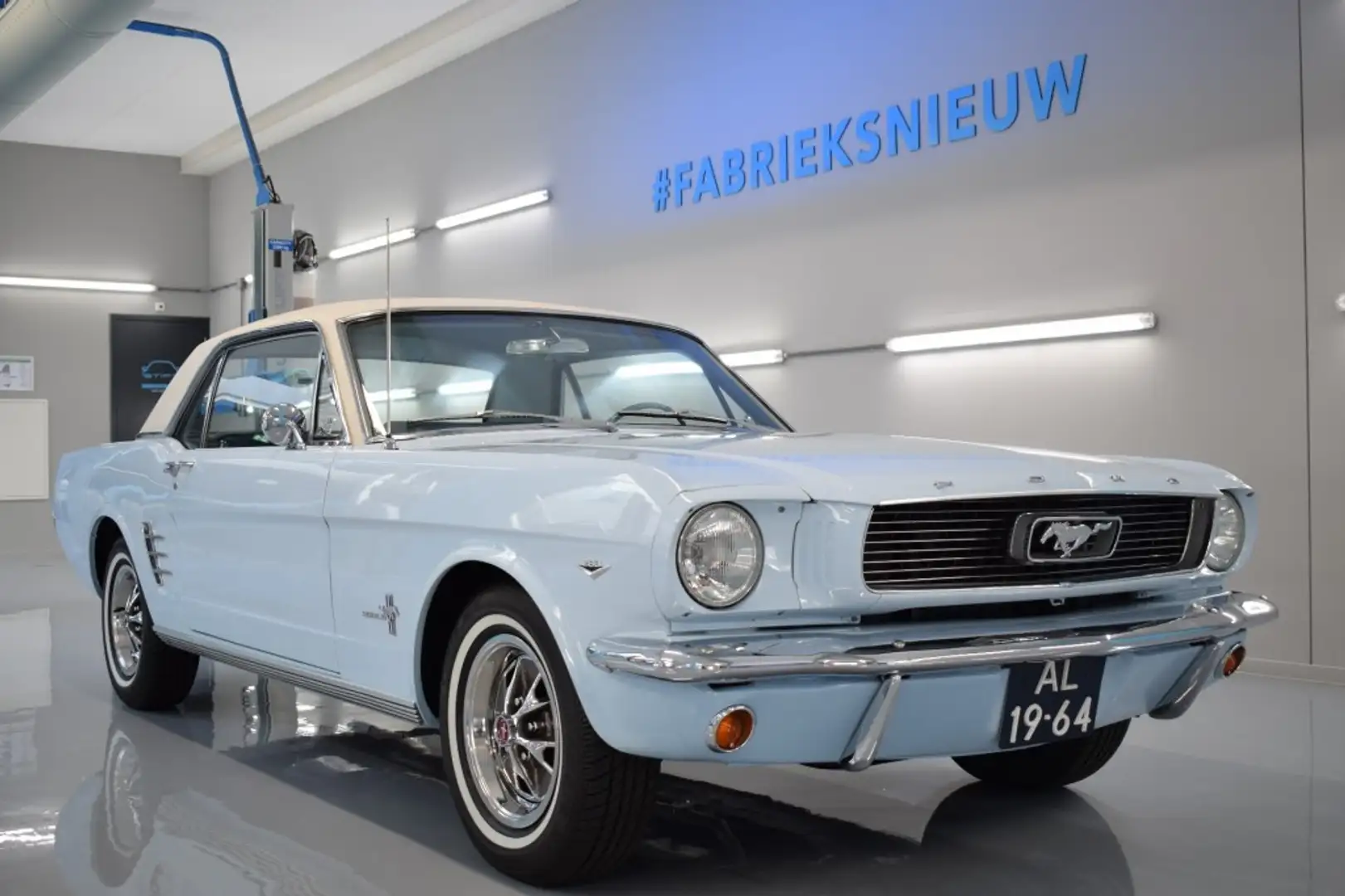 Ford Mustang Classic V8 Coupe  289 V8  Nieuwstaat Bleu - 1