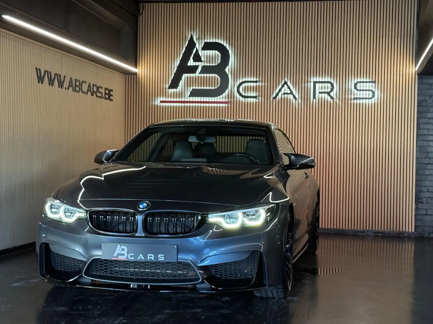 BMW M4 3.0i * GARANTIE 12 MOIS * COUPE * 118MKM * Šedá - 2