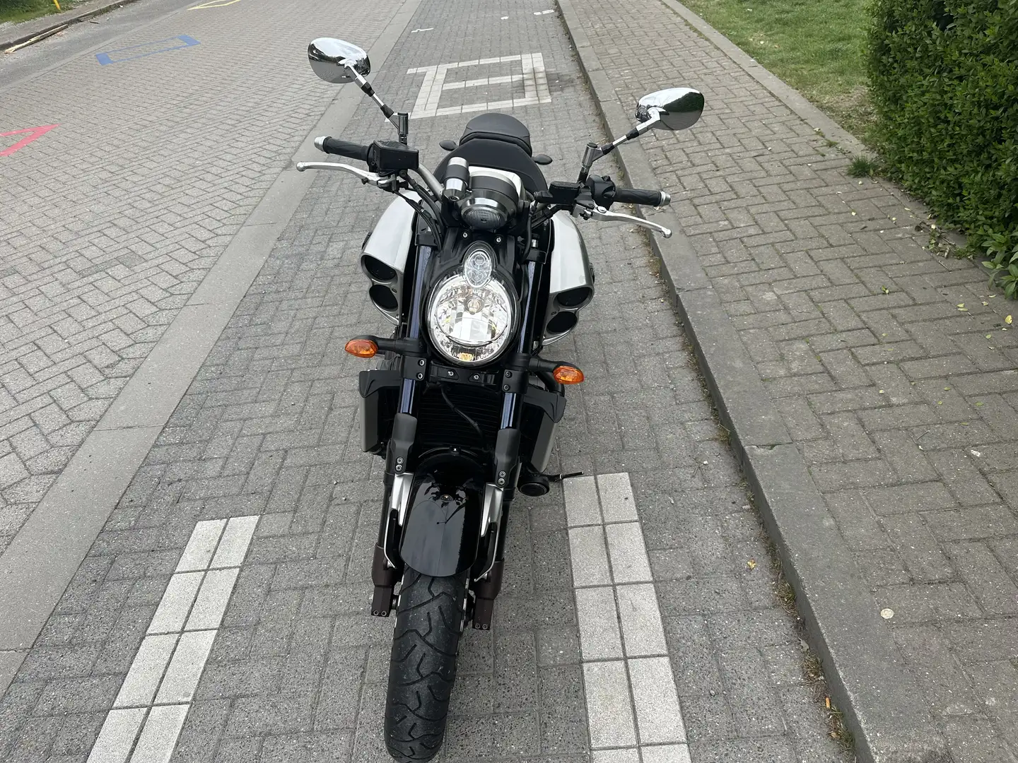 Yamaha Vmax - 2