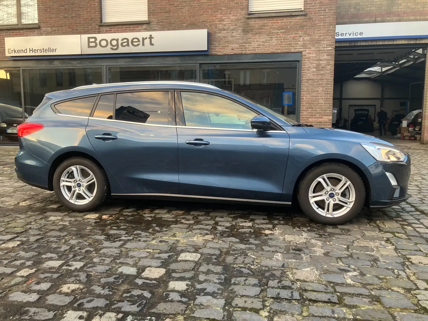 Ford Focus 1.0 EcoBoost Trend Edition Business Blauw - 2