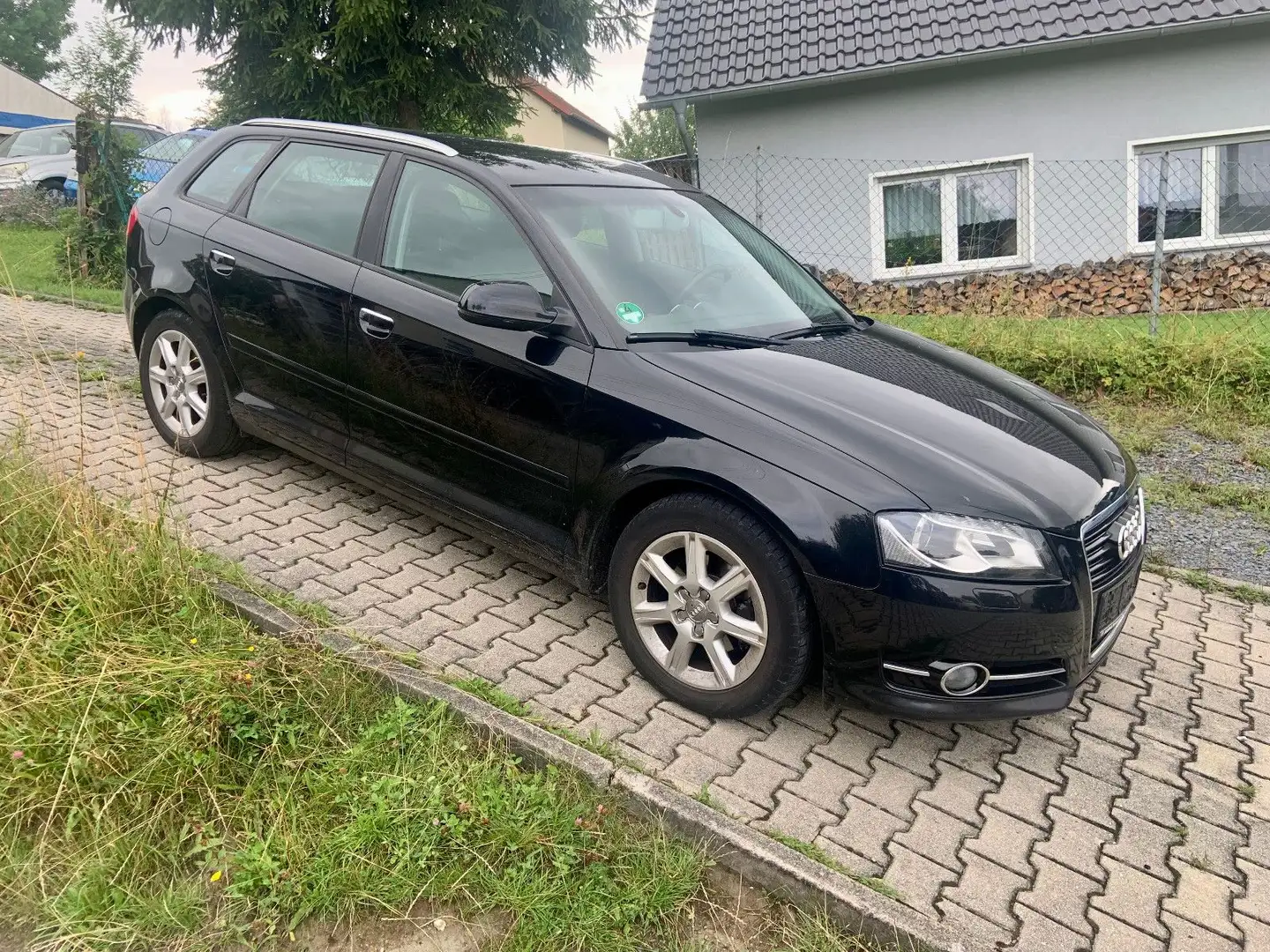 Audi A3 1.6 TDI (DPF) 77kW Ambiente/ TÜV 05/27 Negru - 1