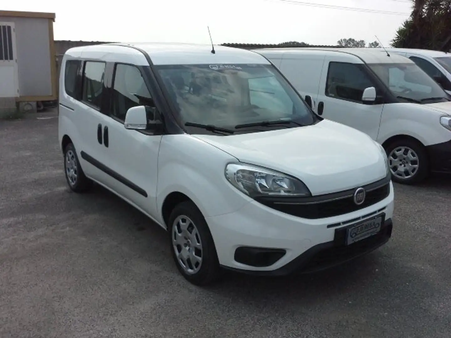 Fiat Doblo 1.4 turbo 120cv 5 posti autovettura Blanco - 2