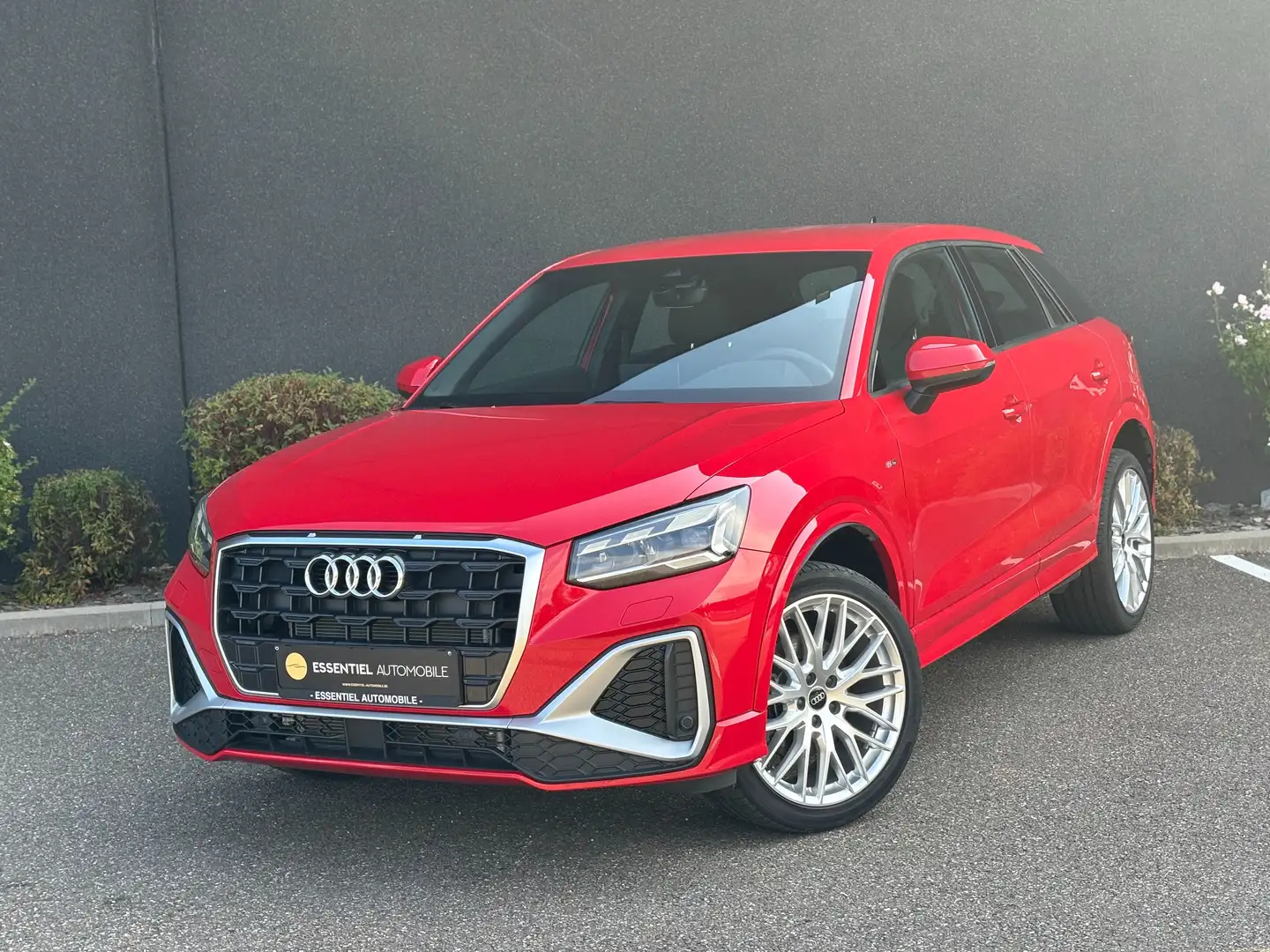 Audi Q2 30 TDi S-Tronic / 2x S-Line - LED - JA19 - GPS Rouge - 1
