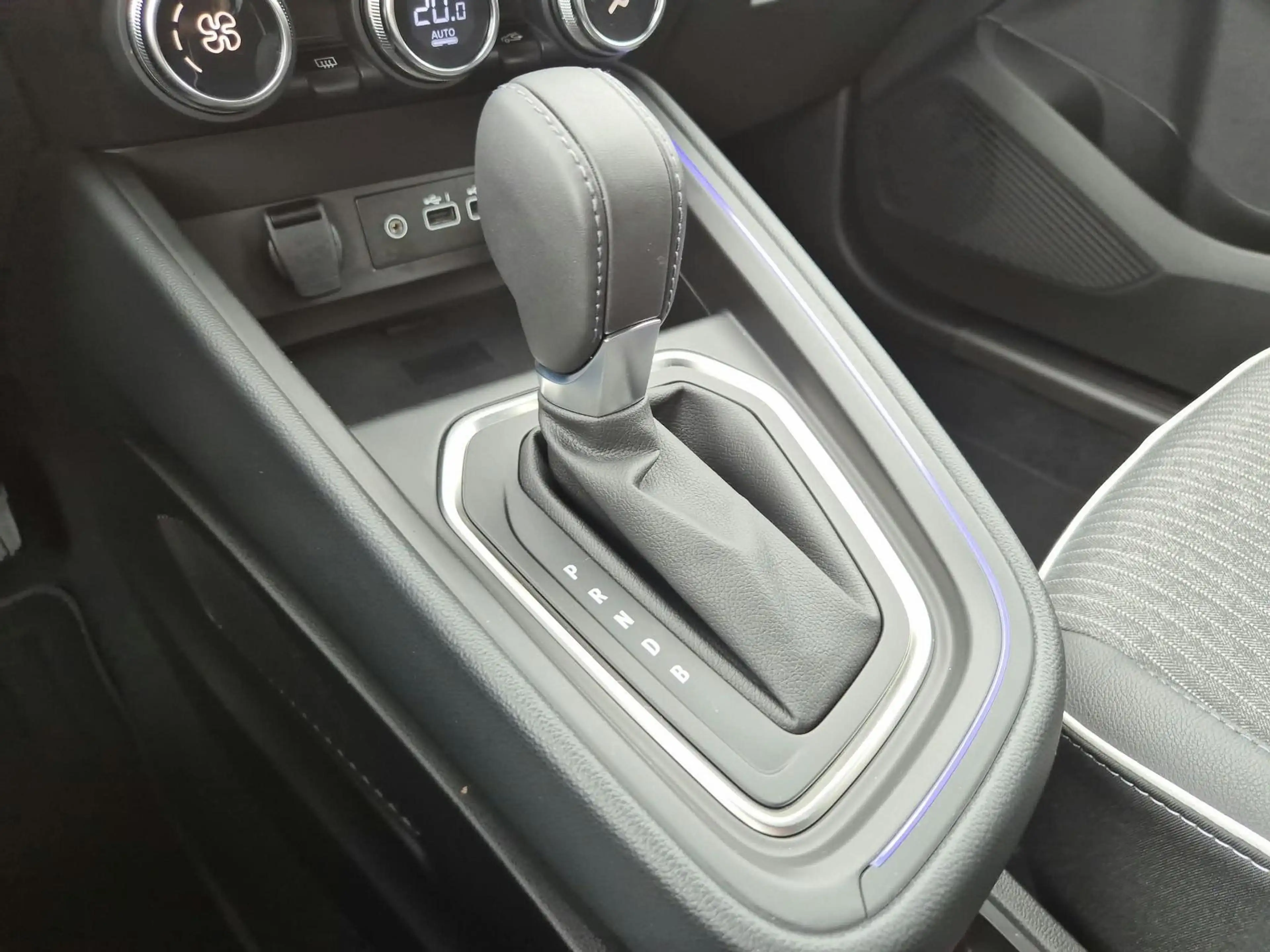 Mitsubishi Colt 1.6 HEV Instyle | Achteruitrijcamera | Autonomous — photo 8