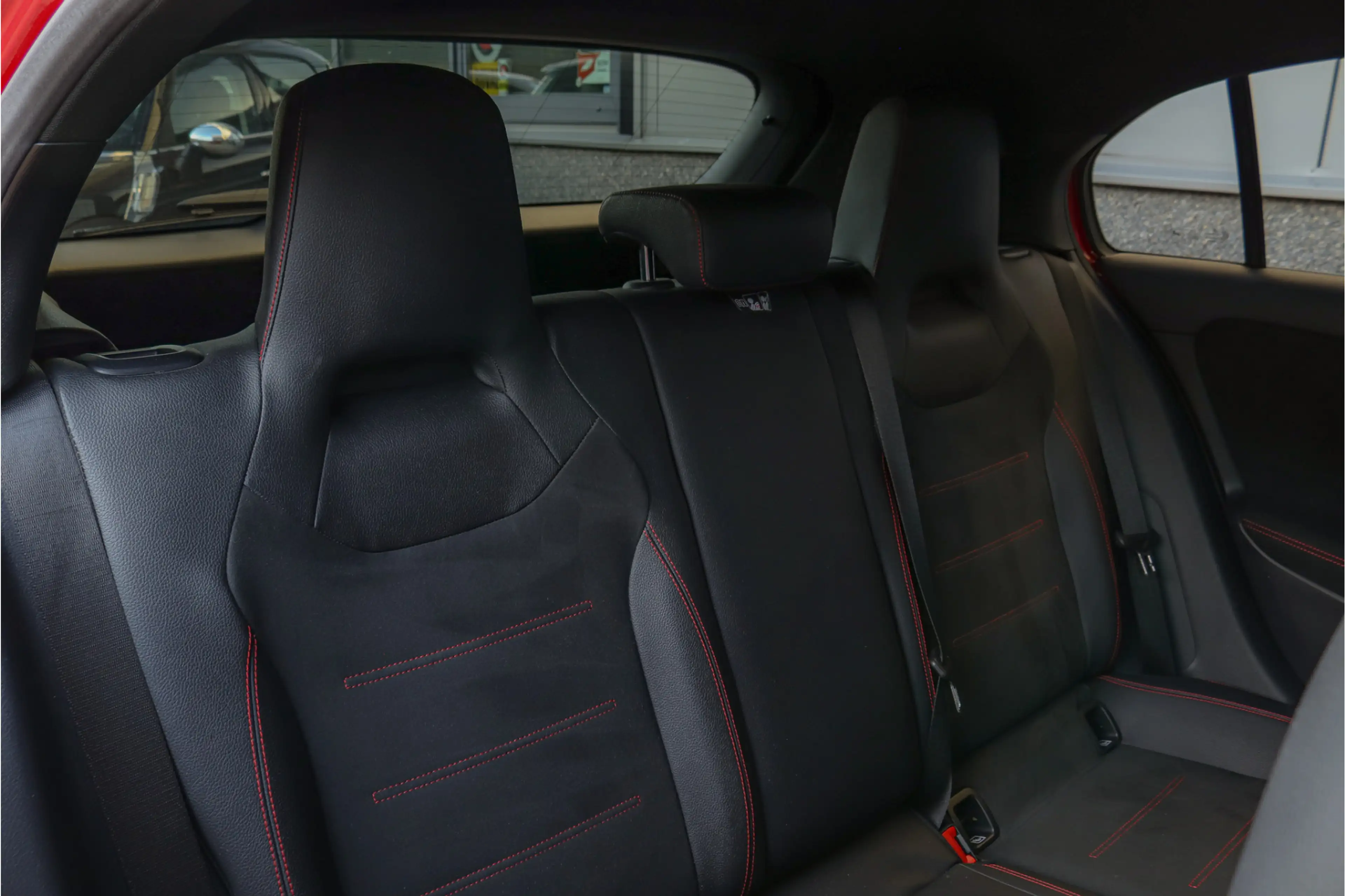 Mercedes-Benz A 180 Business Solution AMG Navi Carplay LED adaptief Ca — photo 24