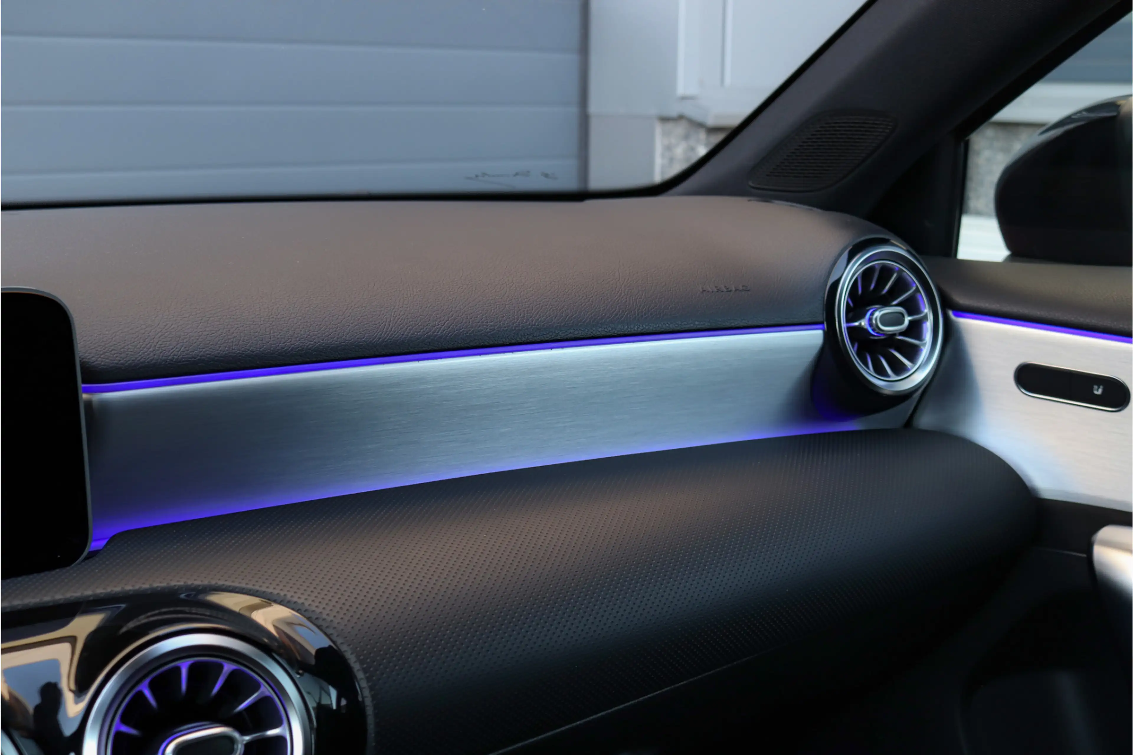 Mercedes-Benz A 180 Business Solution AMG Navi Carplay LED adaptief Ca — photo 19