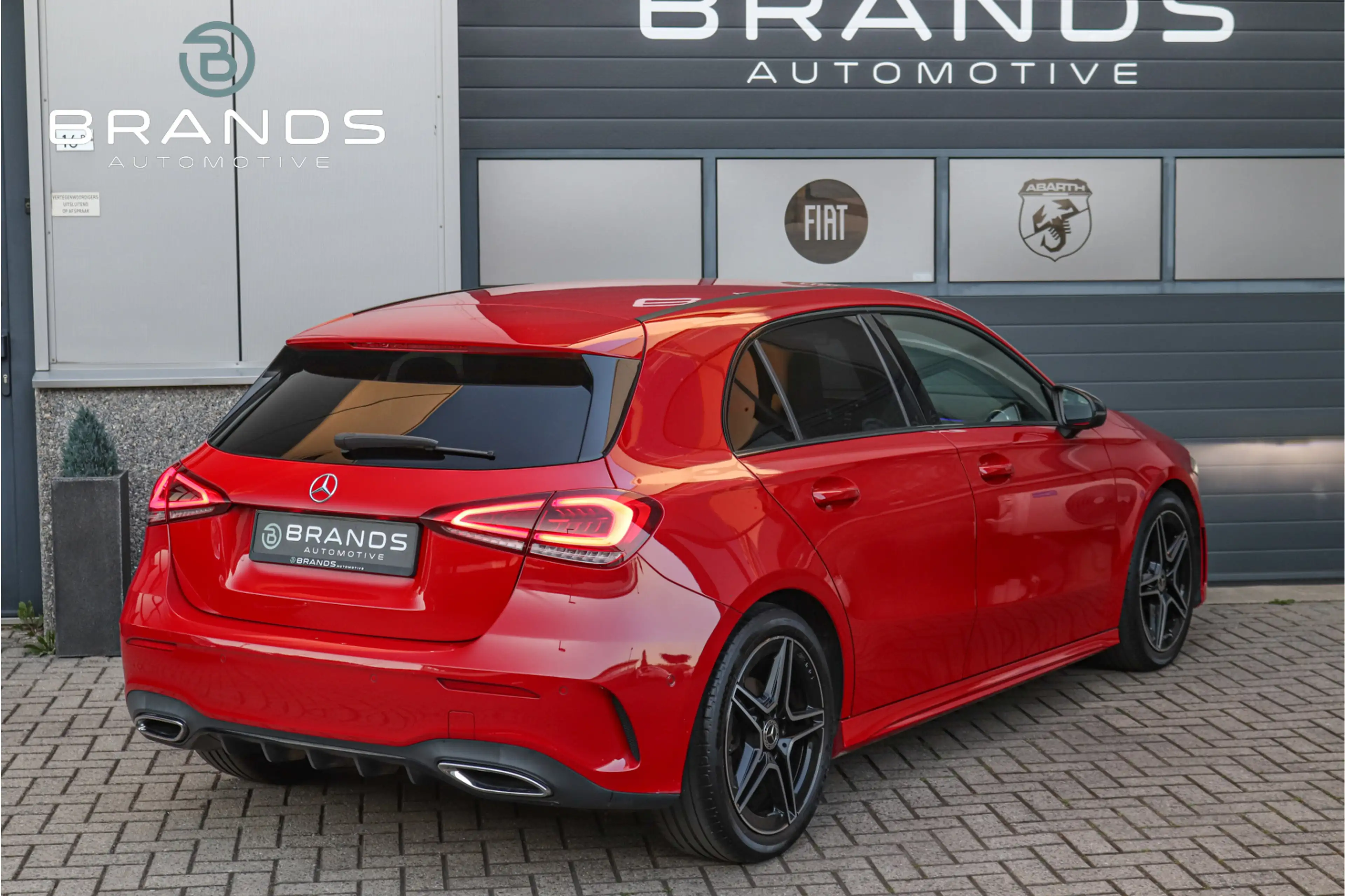 Mercedes-Benz A 180 Business Solution AMG Navi Carplay LED adaptief Ca — photo 2